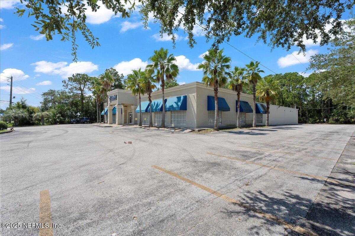 7666 BLANDING Boulevard