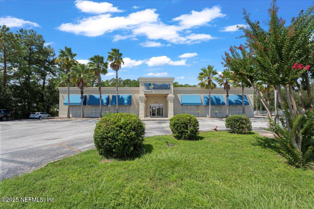 7666 BLANDING Boulevard