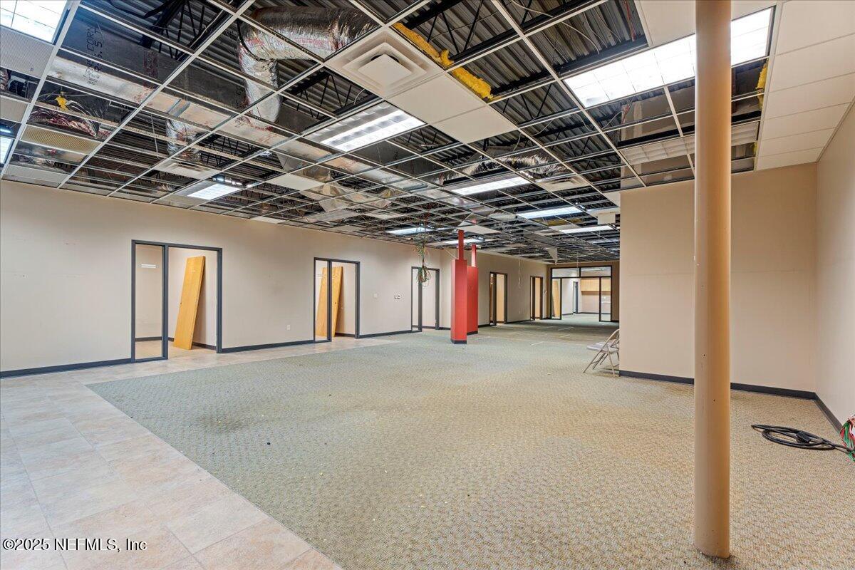 7666 BLANDING Boulevard