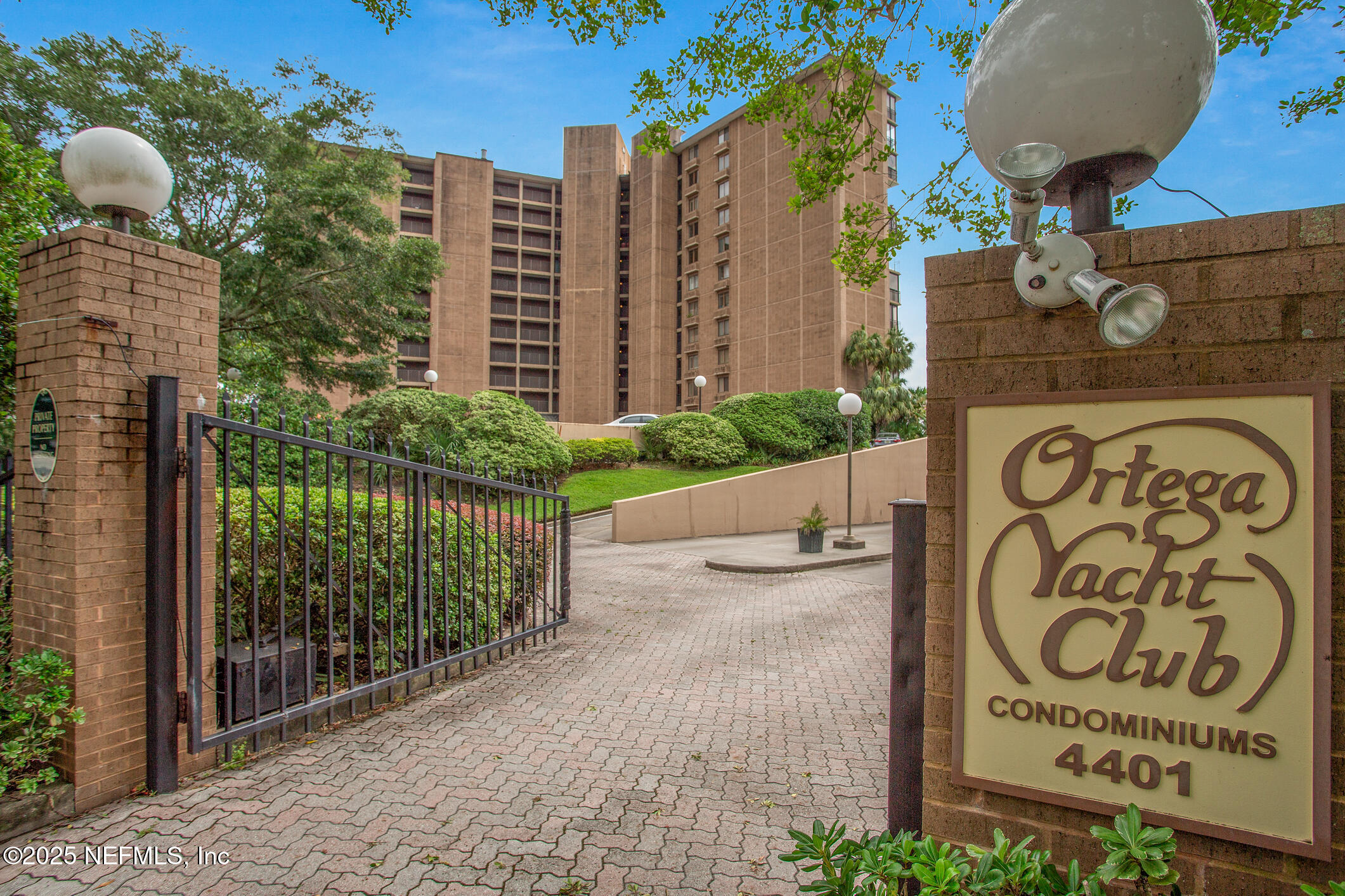 4401 LAKESIDE Drive, 1101