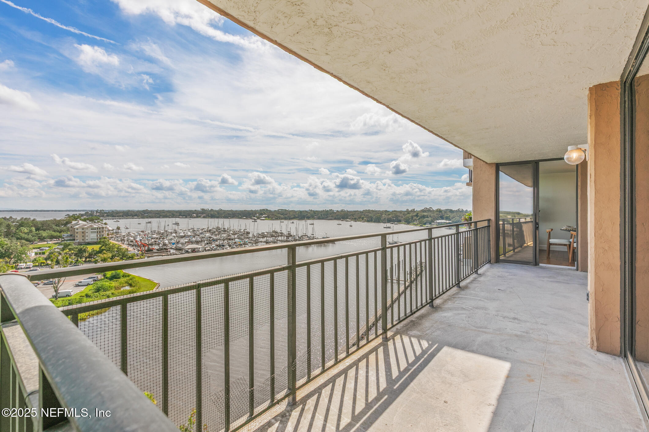 4401 LAKESIDE Drive, 1101