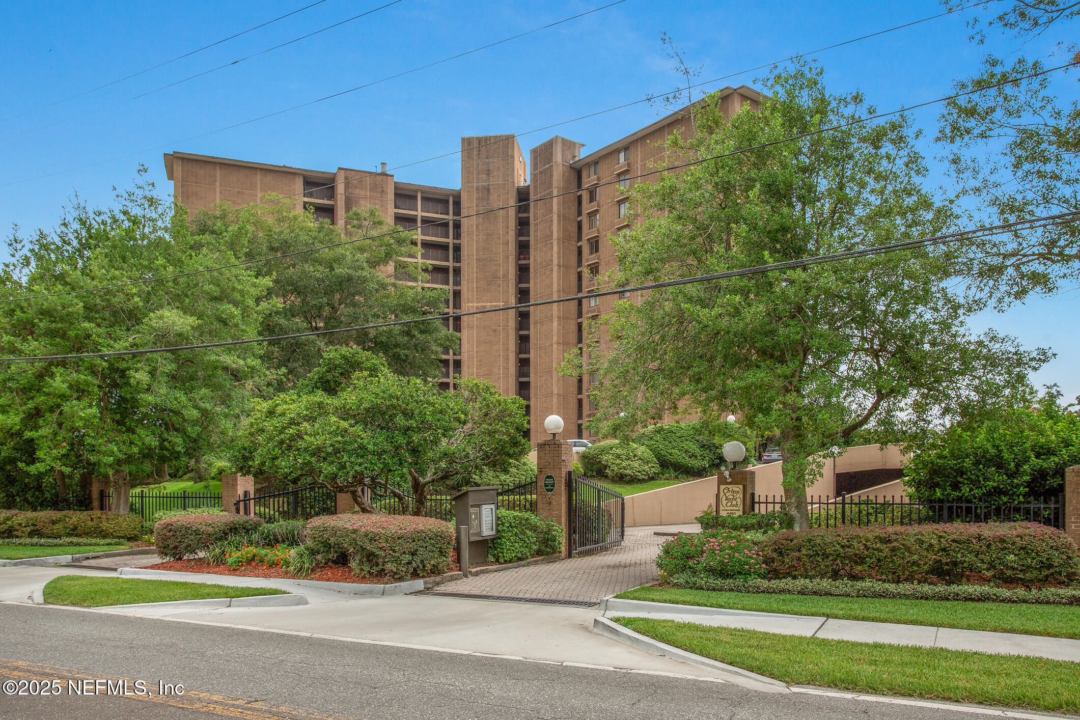 4401 LAKESIDE Drive, 1101