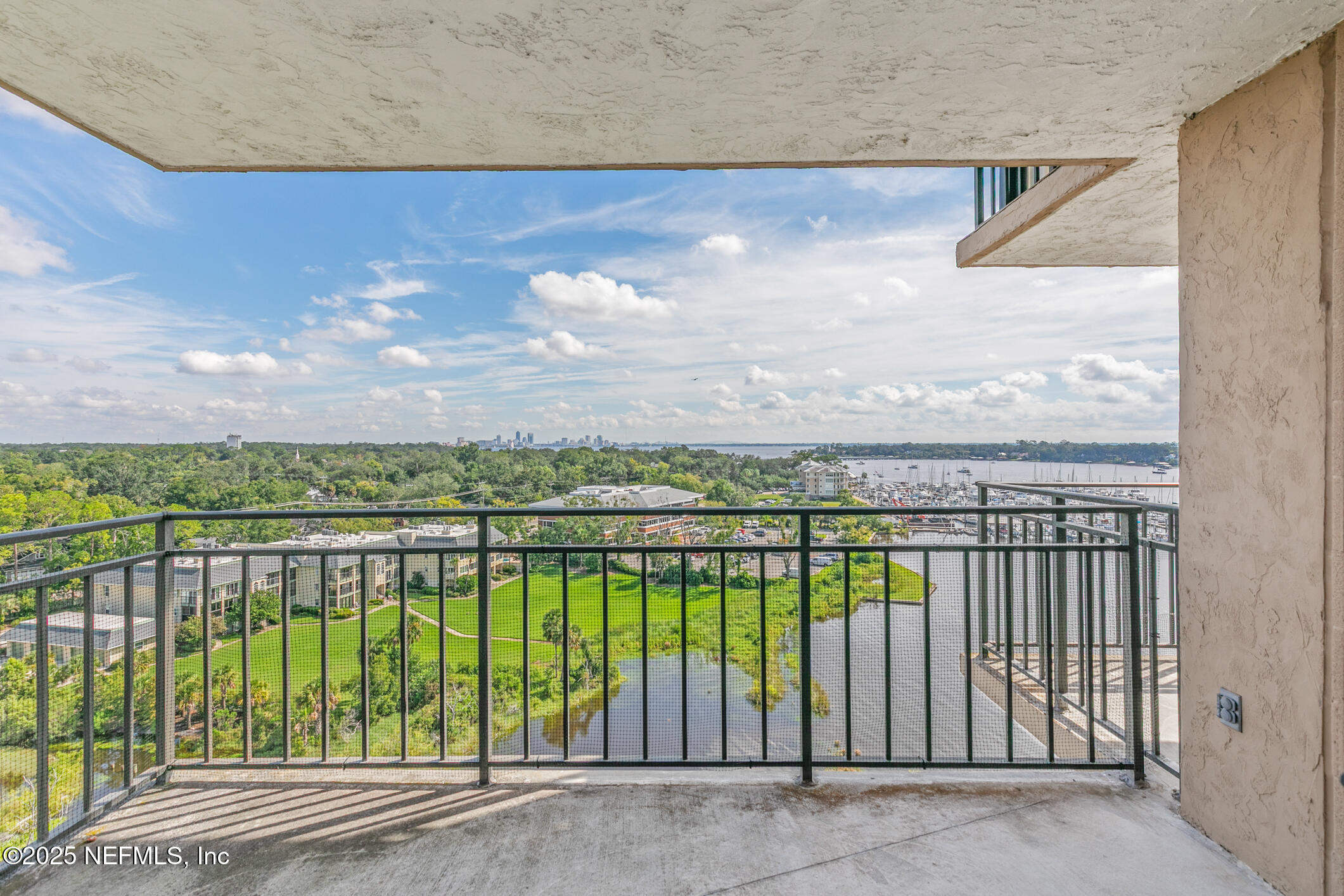 4401 LAKESIDE Drive, 1101