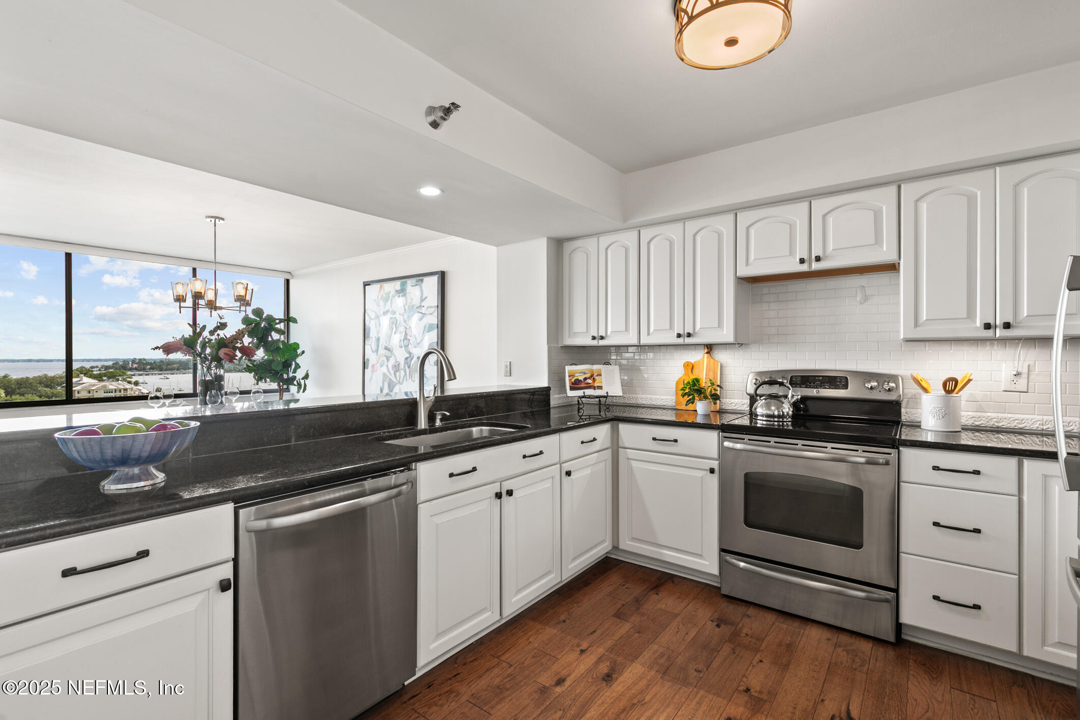 4401 LAKESIDE Drive, 1101