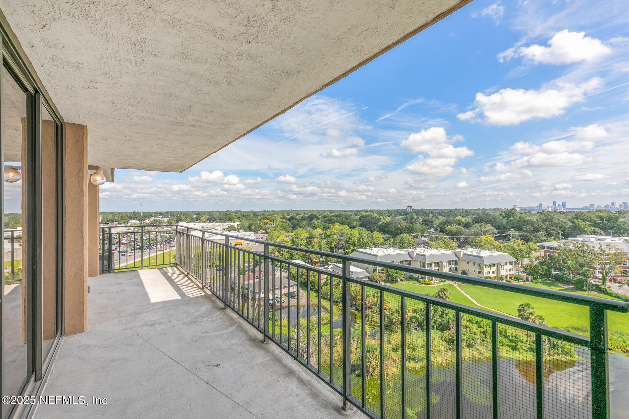 4401 LAKESIDE Drive, 1101