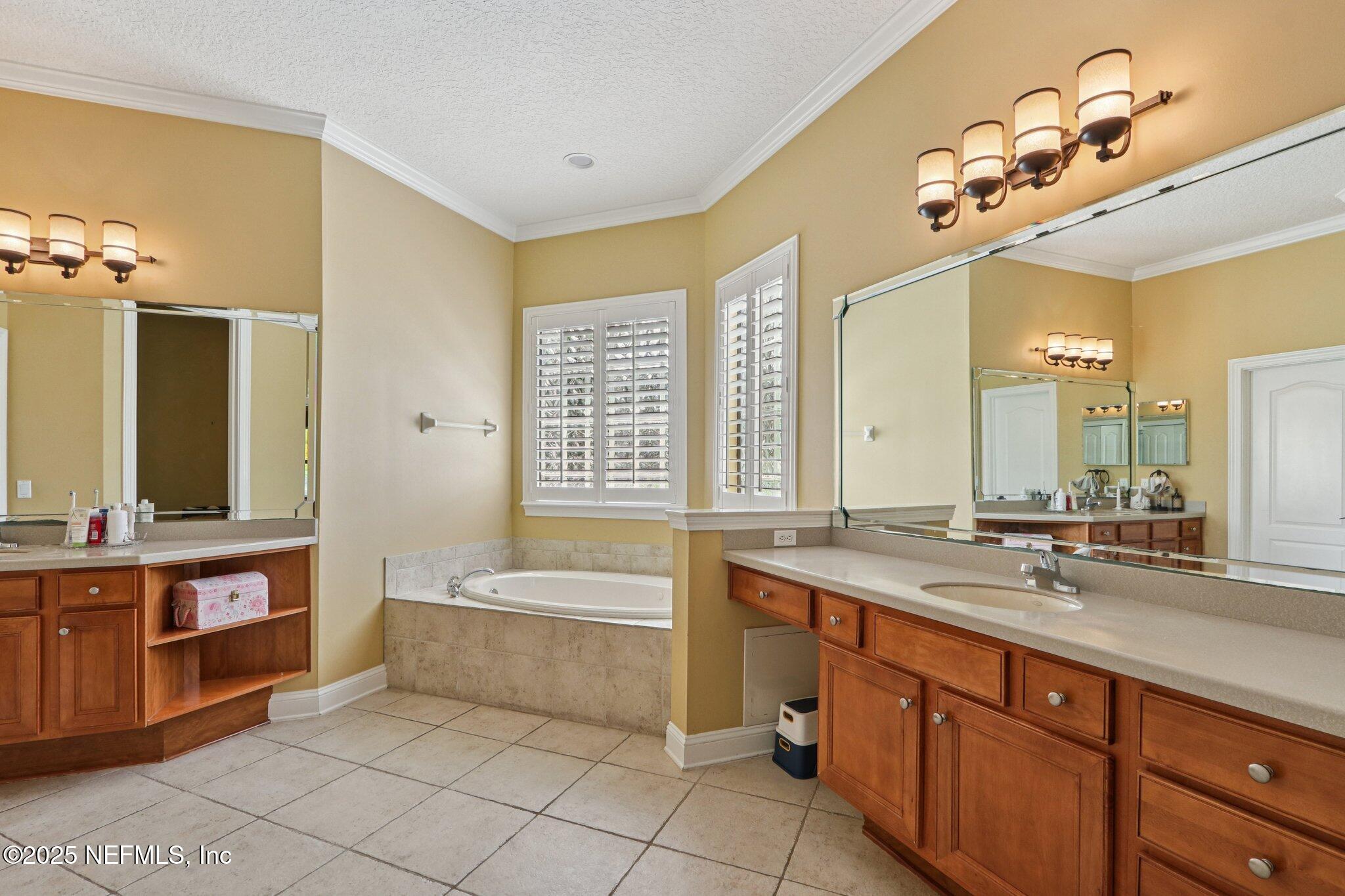256 FOREST Boulevard, St. Johns