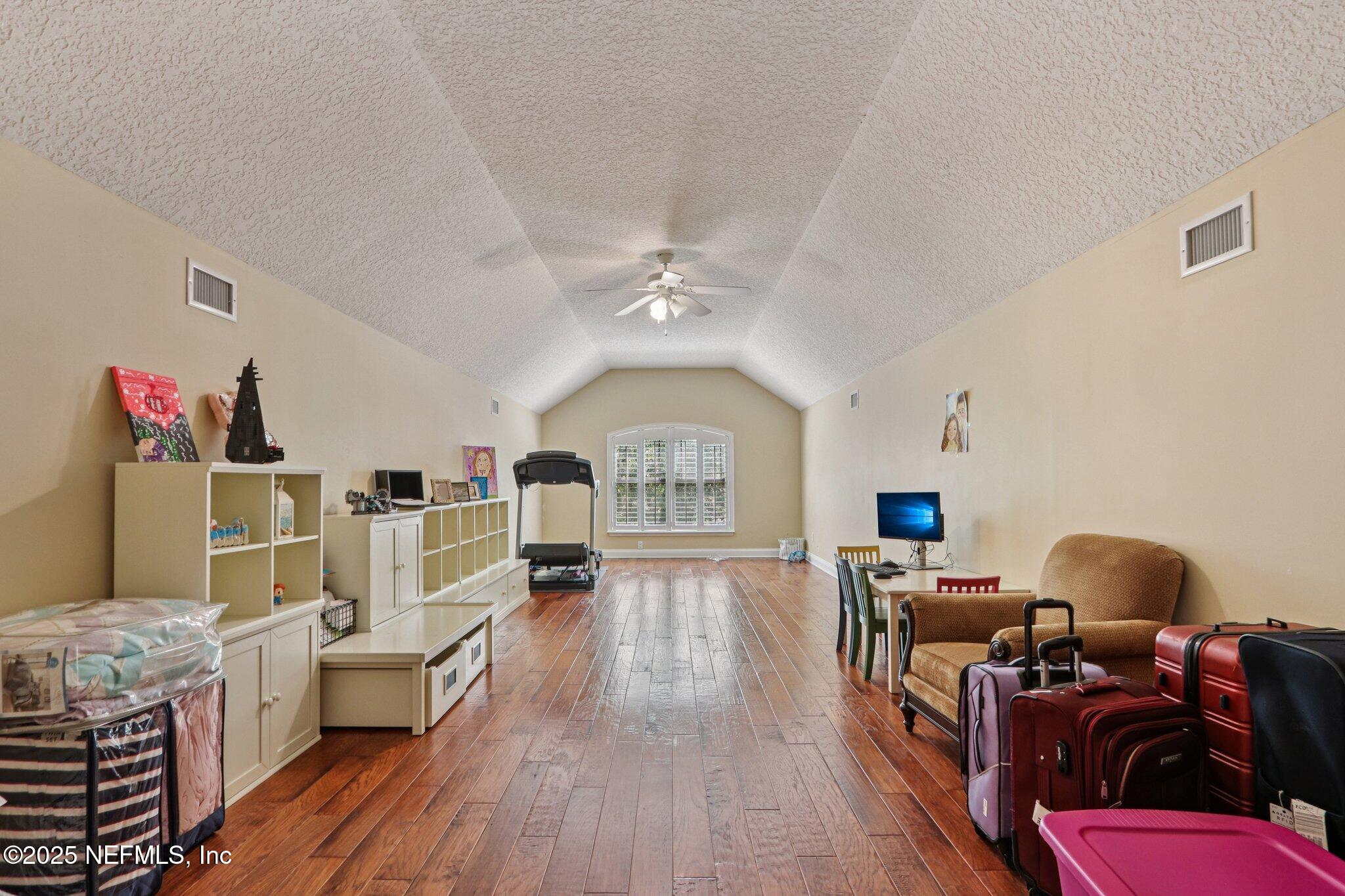 256 FOREST Boulevard, St. Johns