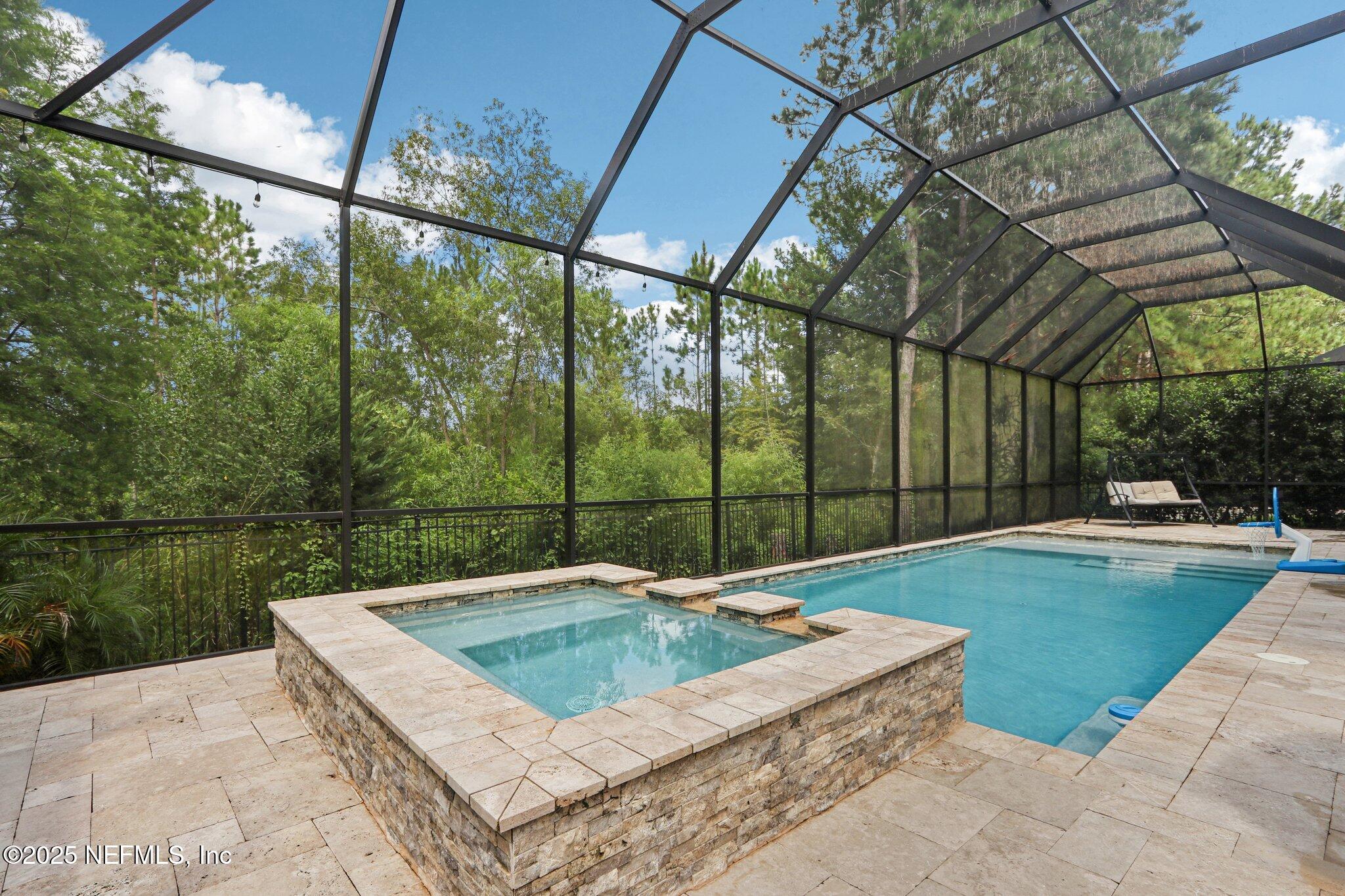 256 FOREST Boulevard, St. Johns