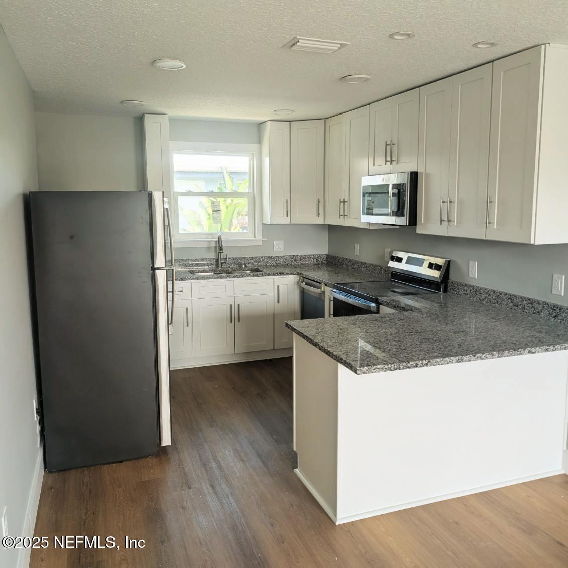 1521 4TH Street N, 1
