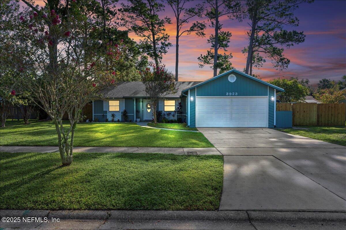 3923 DEMERY Drive W