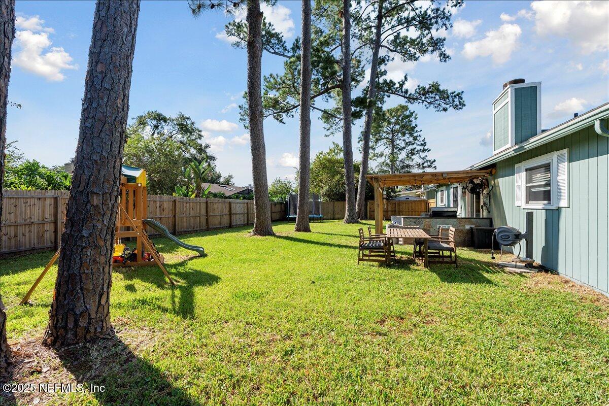 3923 DEMERY Drive W