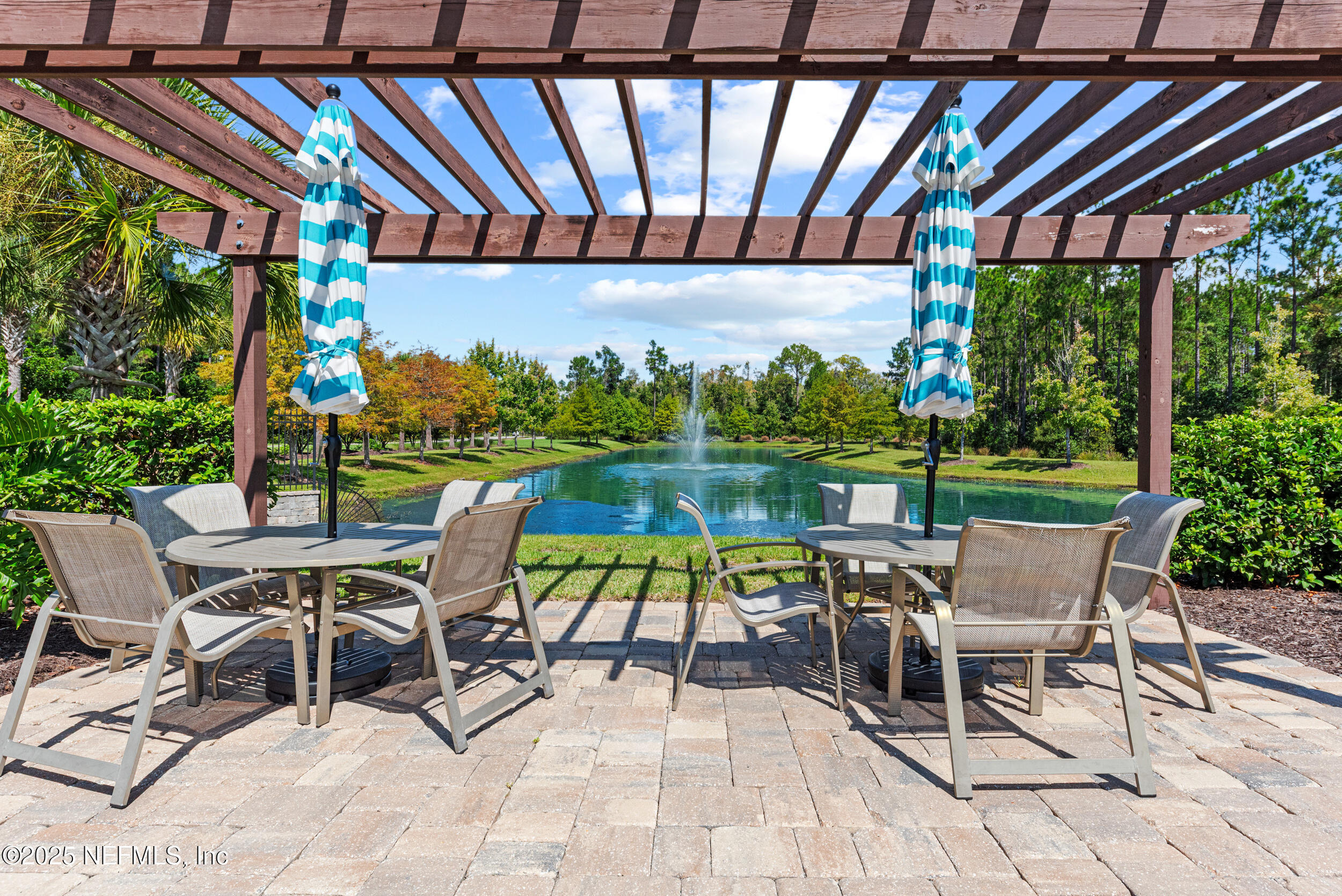 396 FRESHWATER Drive, St. Johns