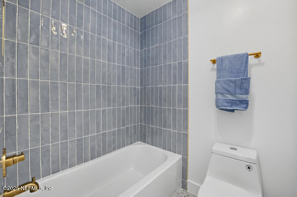 1002 KINGS Road