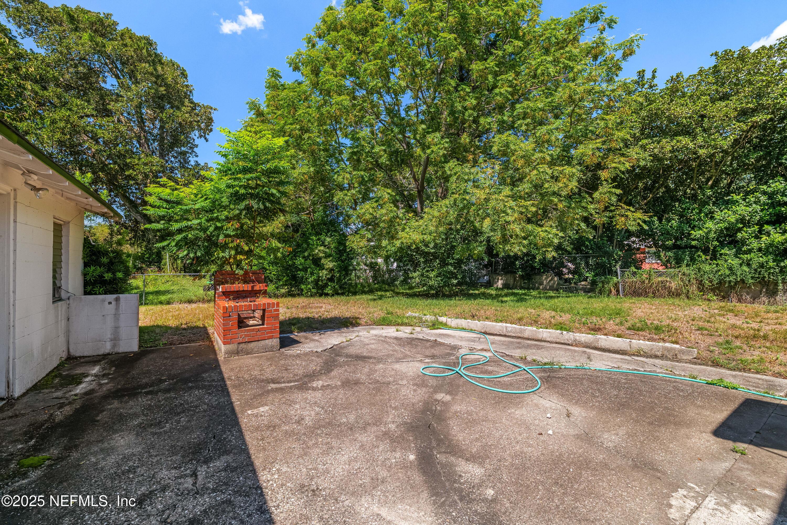 1400 MAGNOLIA Circle E