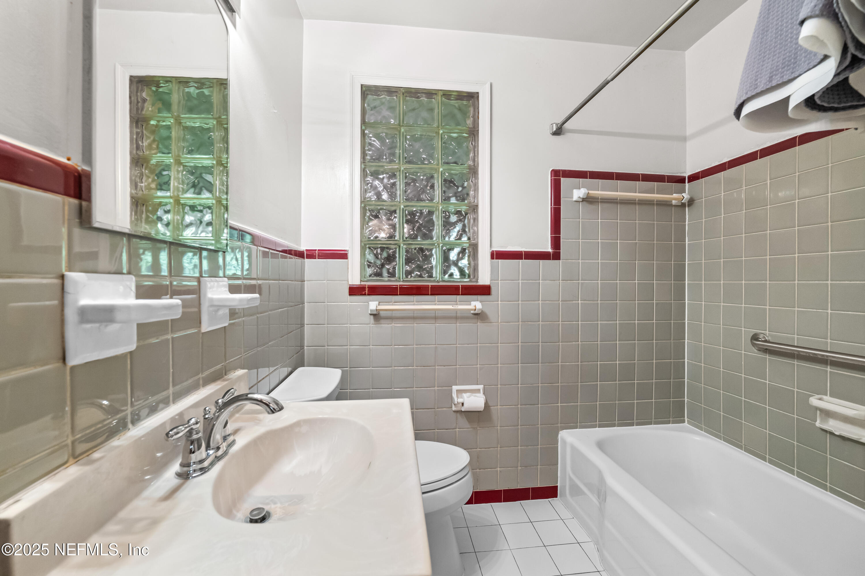 1400 MAGNOLIA Circle E