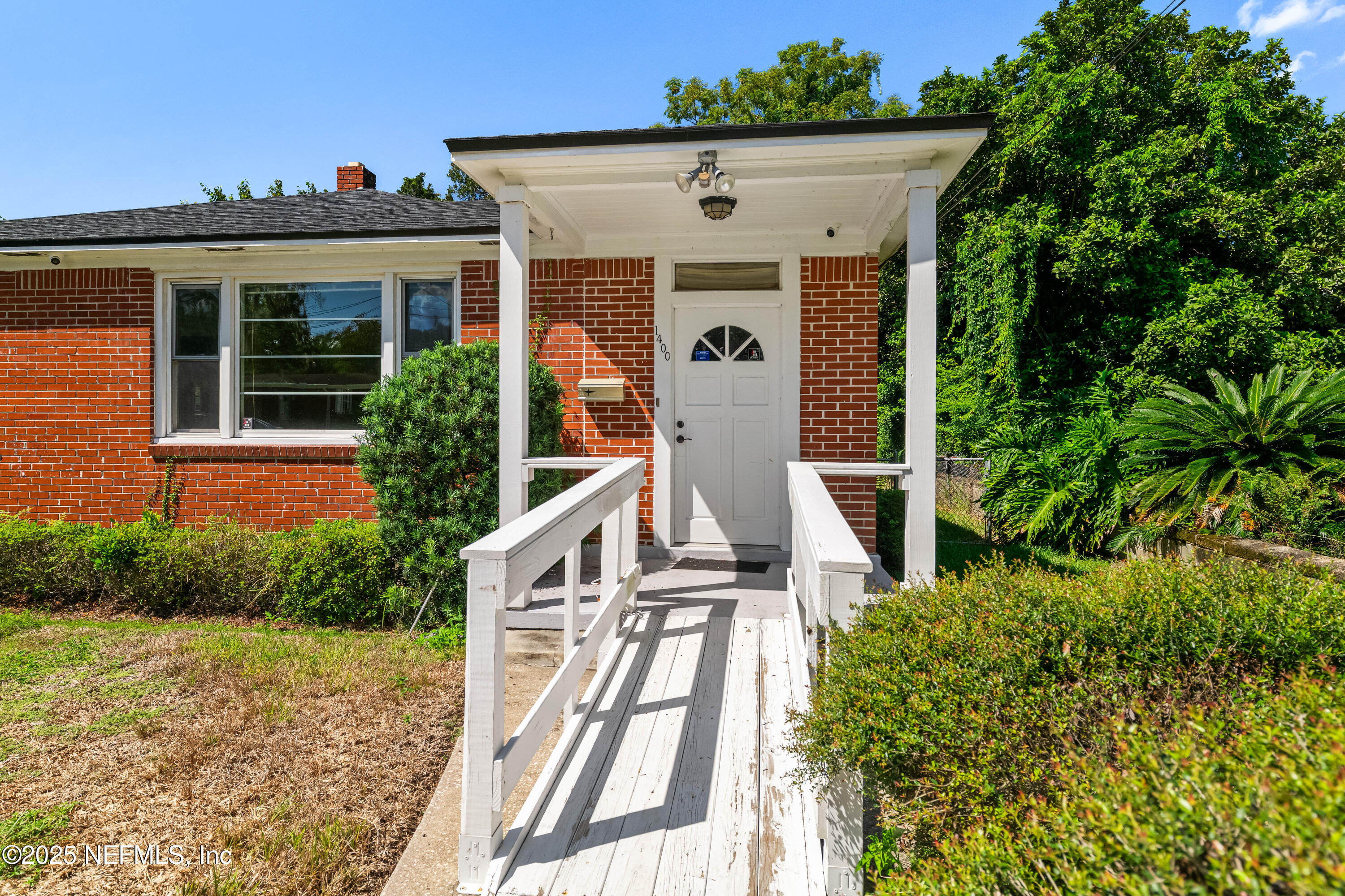 1400 MAGNOLIA Circle E