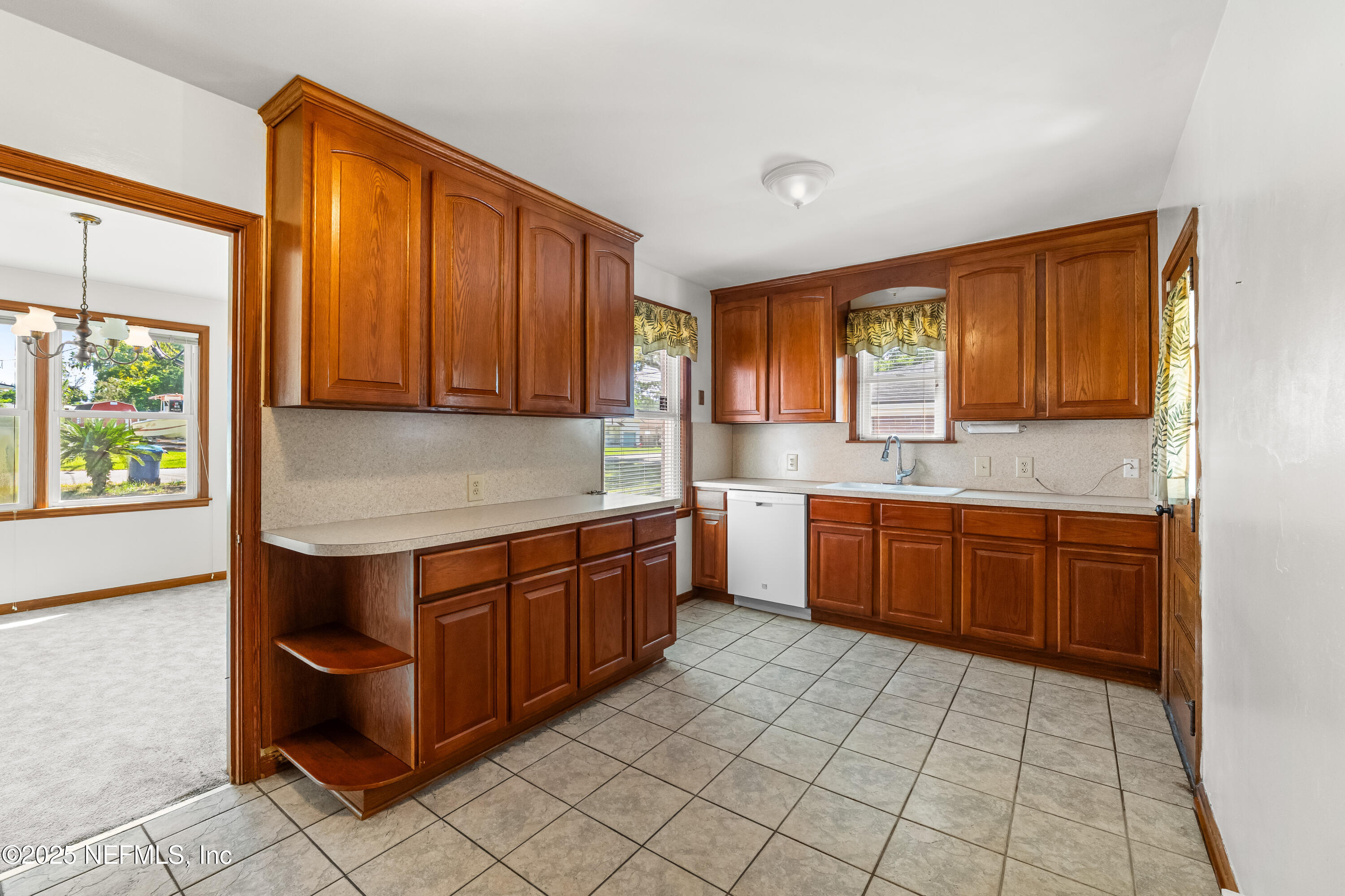 1400 MAGNOLIA Circle E