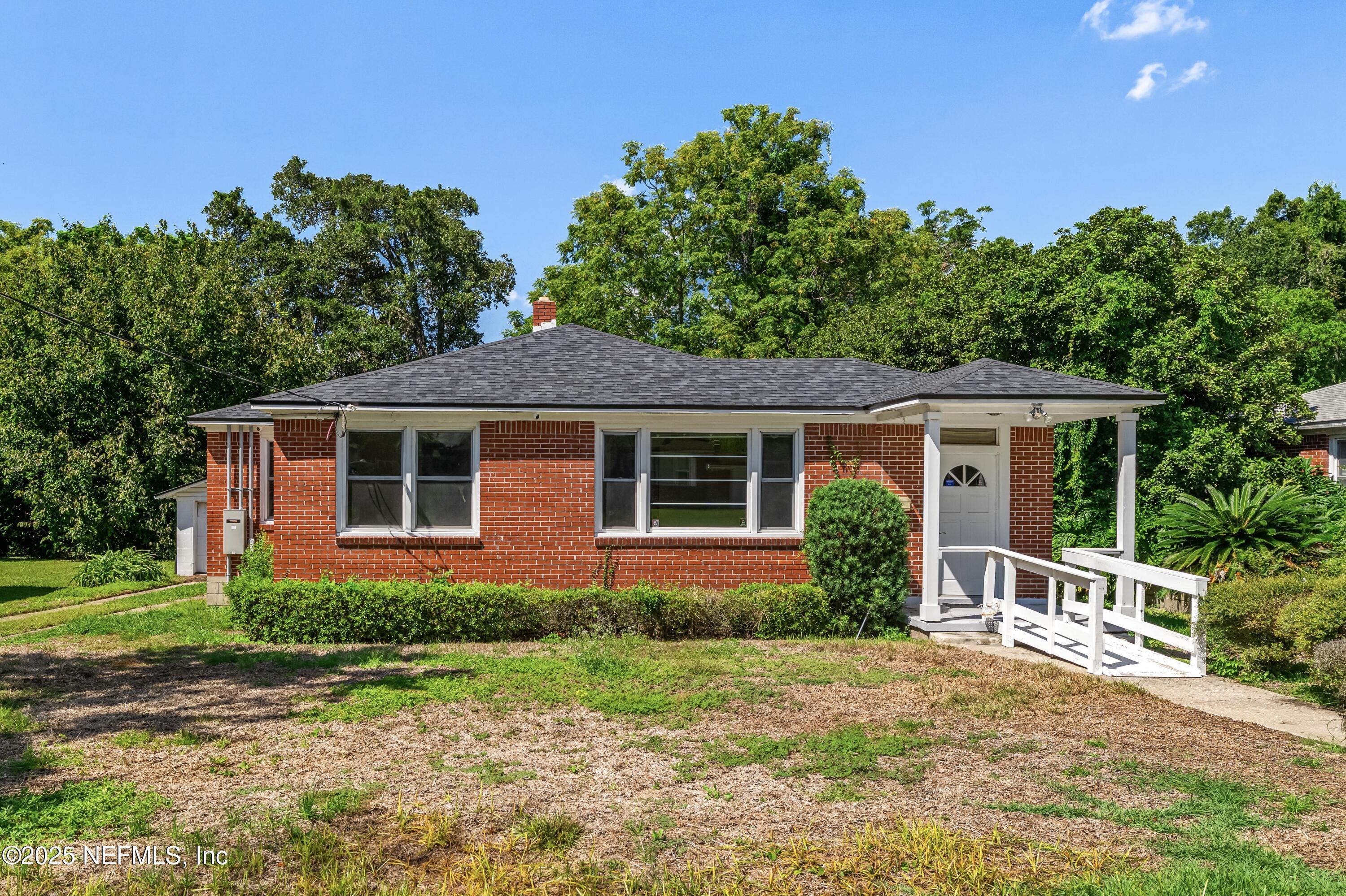 1400 MAGNOLIA Circle E