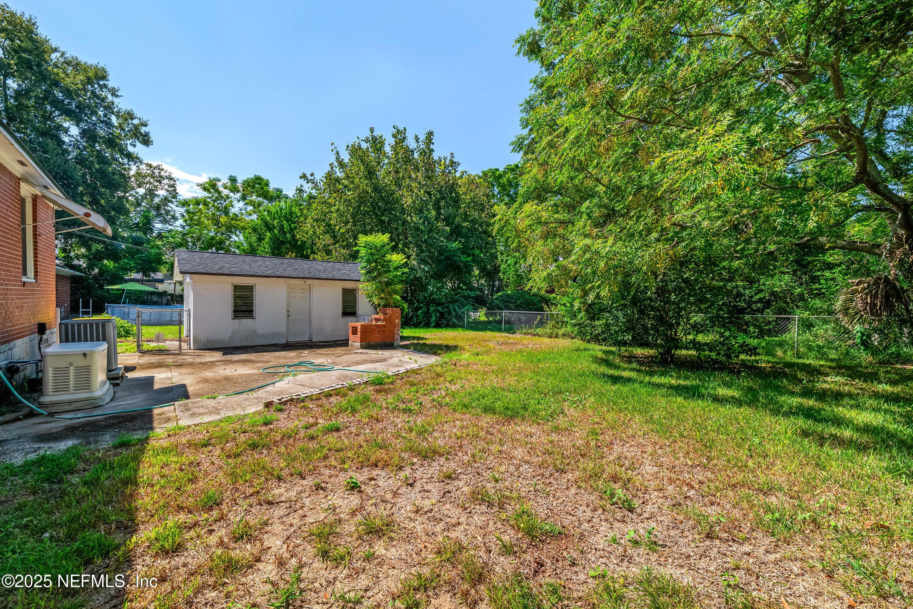 1400 MAGNOLIA Circle E