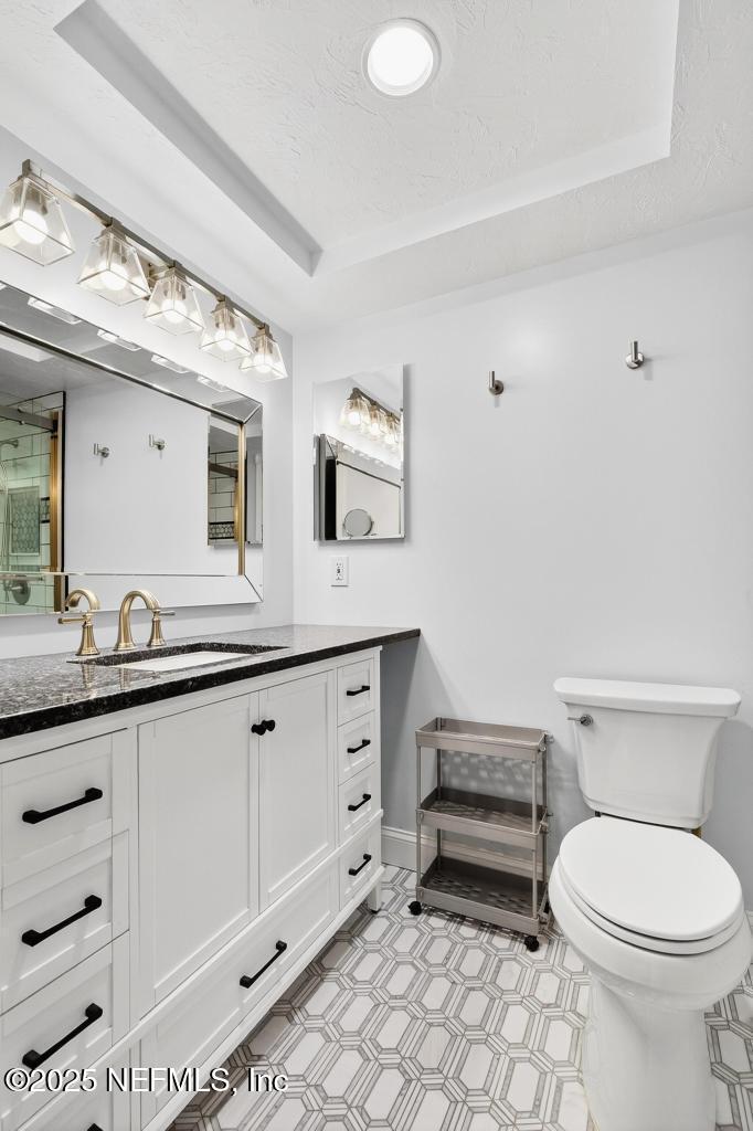 2700 MIZELL Avenue, 504A