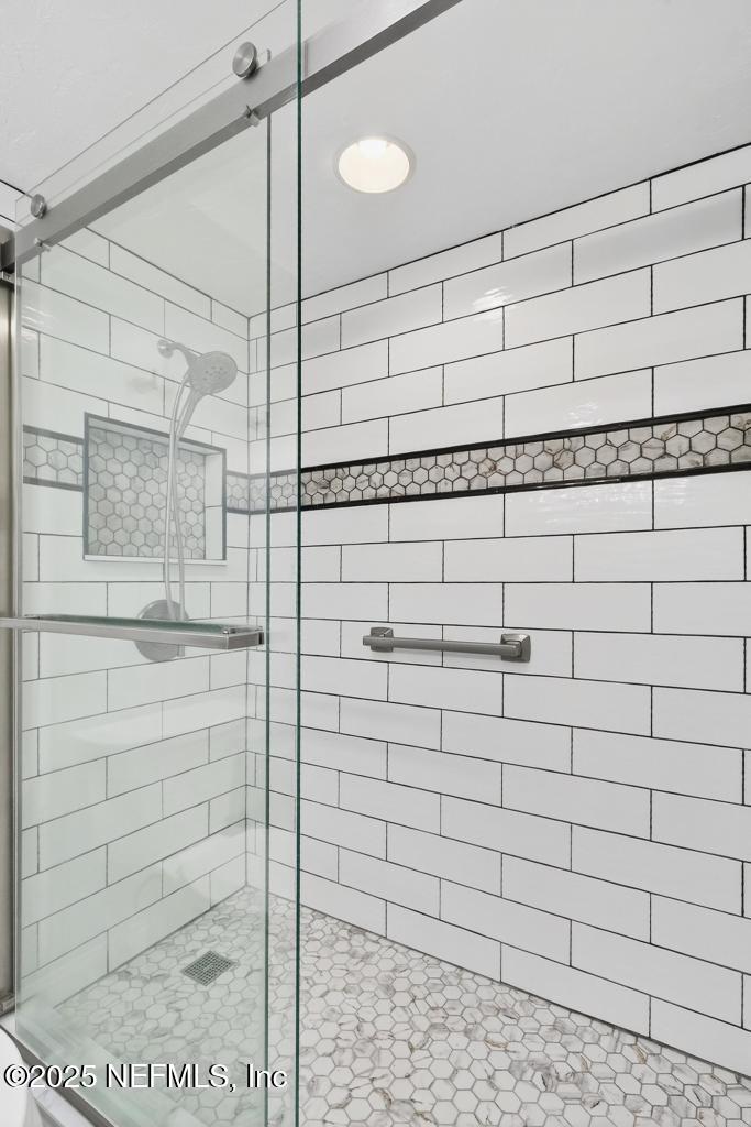 2700 MIZELL Avenue, 504A