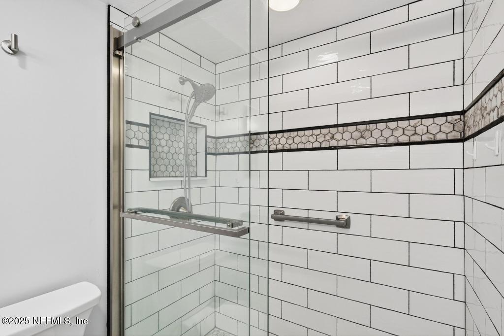 2700 MIZELL Avenue, 504A