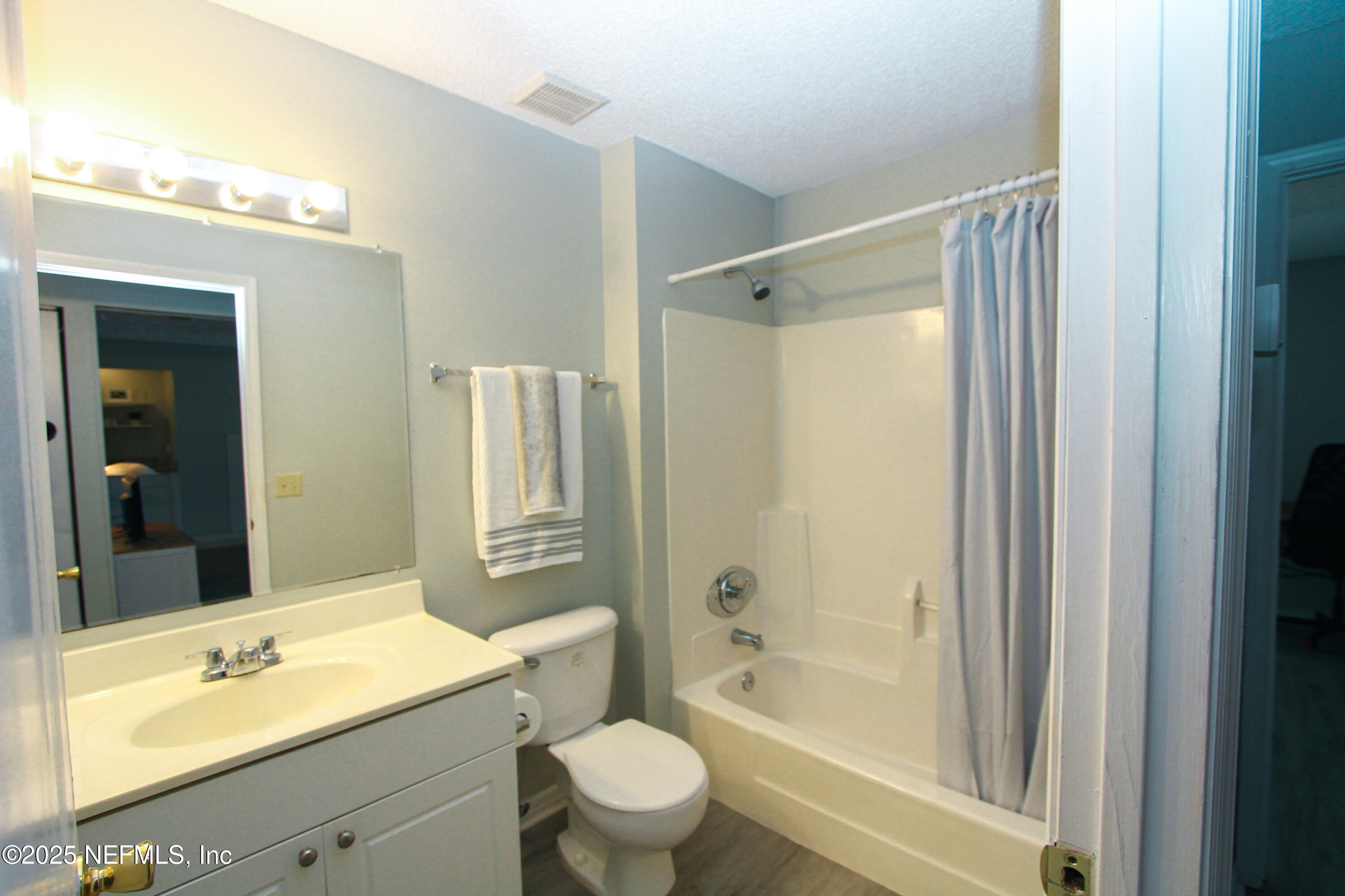 10200 BELLE RIVE Boulevard, 52