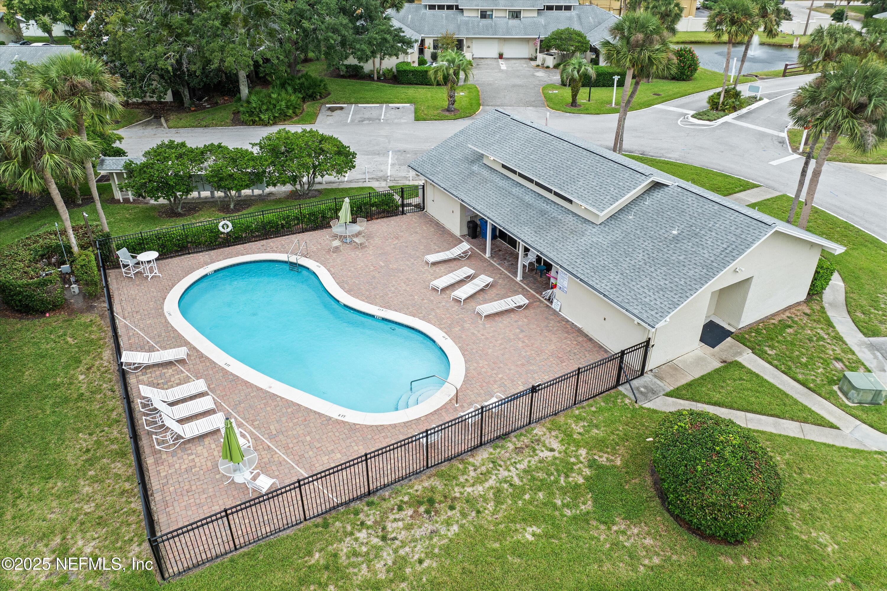 132 LA PASADA Circle W