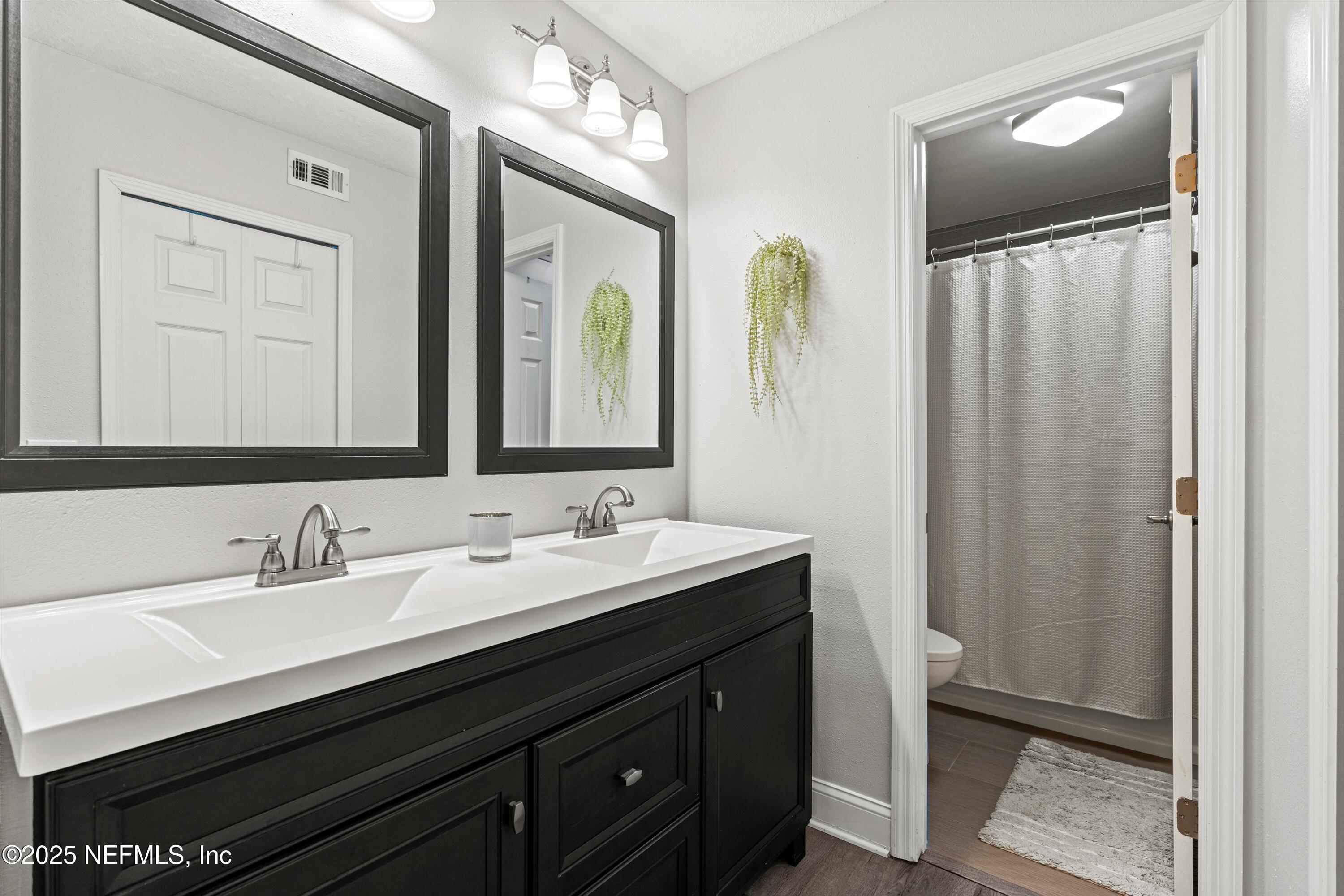 132 LA PASADA Circle W