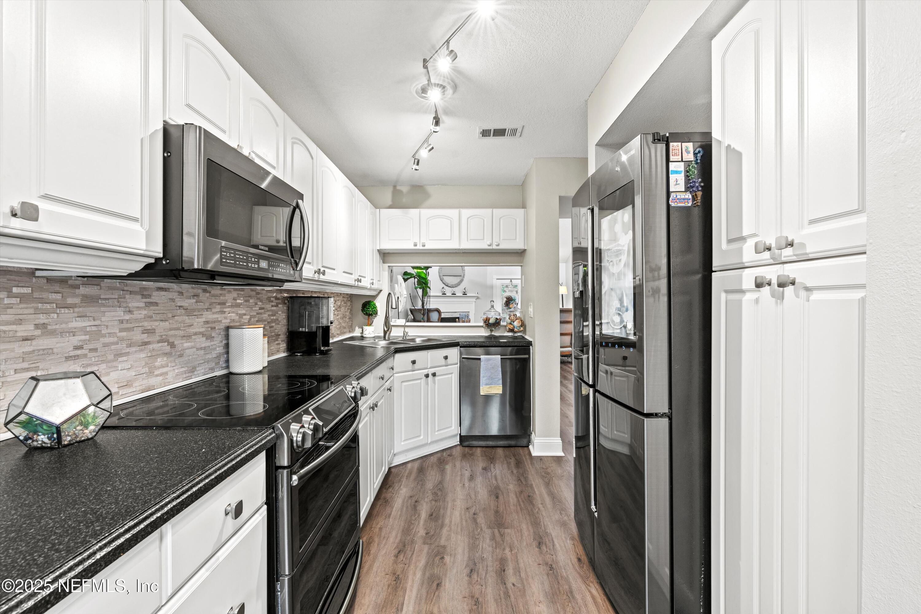 132 LA PASADA Circle W