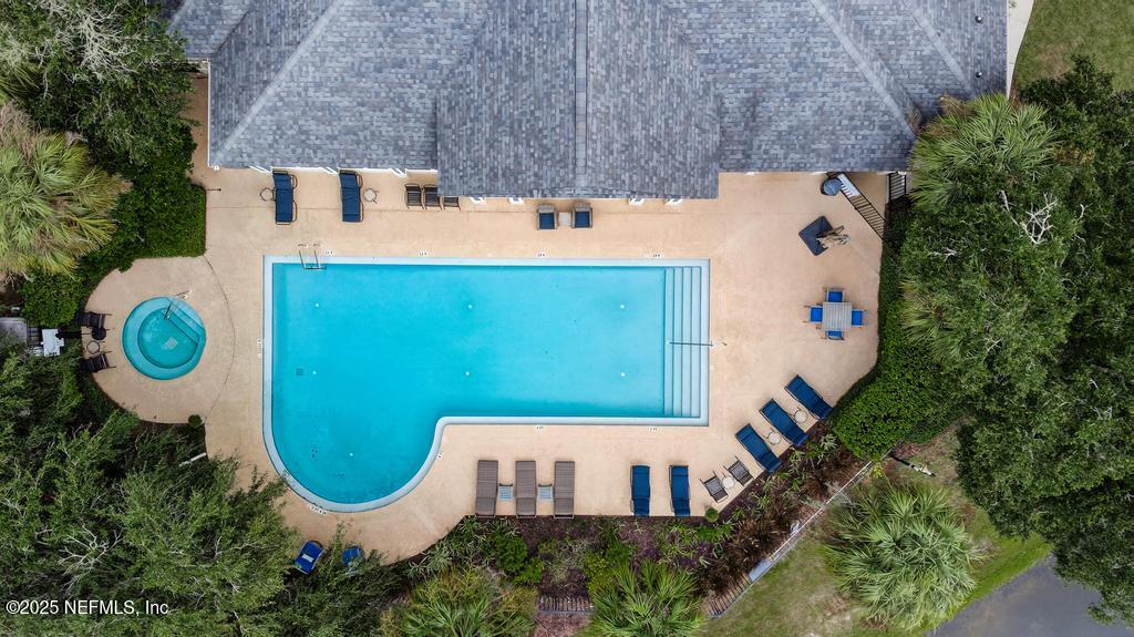 13700 RICHMOND PARK Drive N, 207