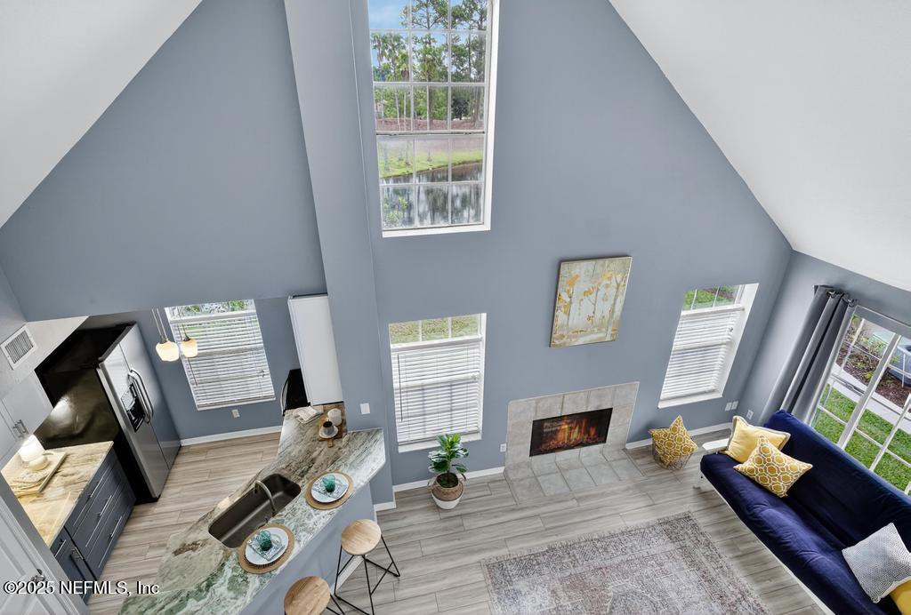 13700 RICHMOND PARK Drive N, 207