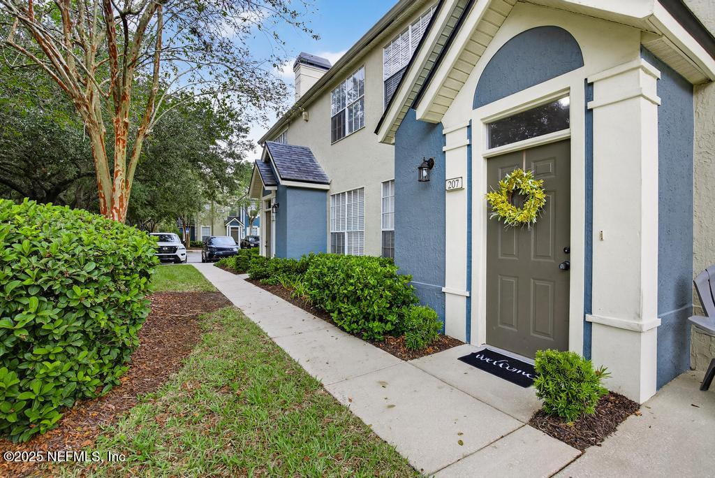 13700 RICHMOND PARK Drive N, 207