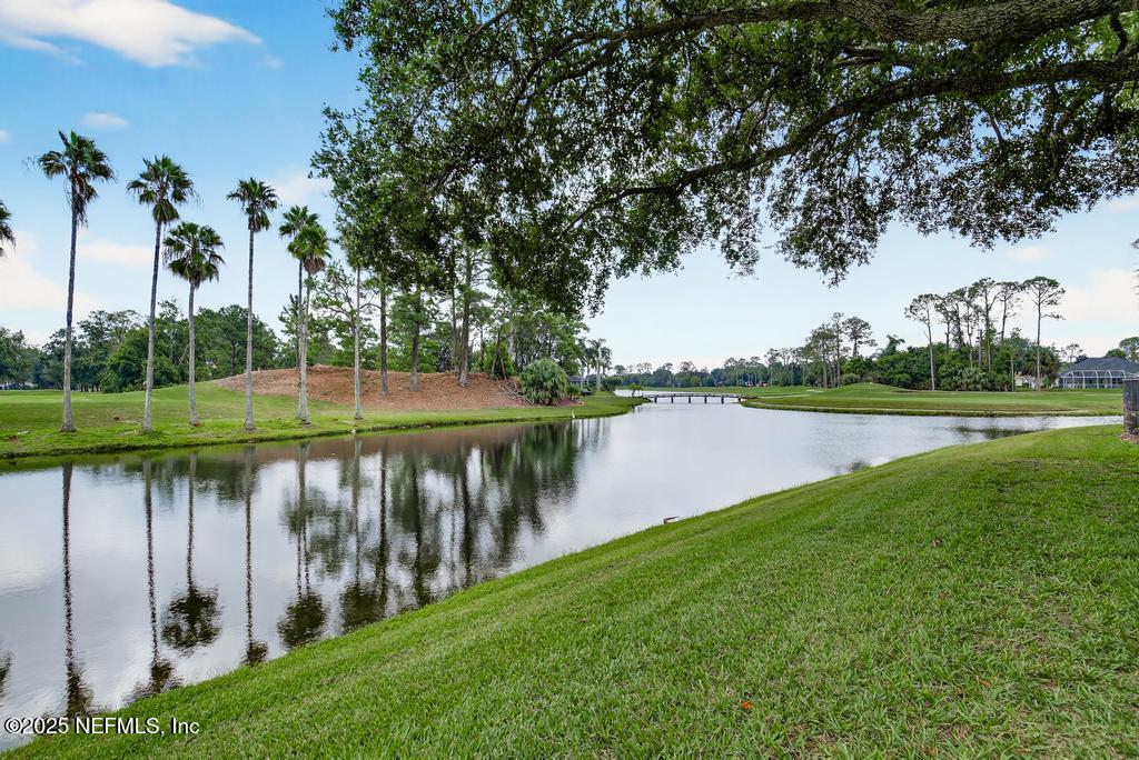 13700 RICHMOND PARK Drive N, 207