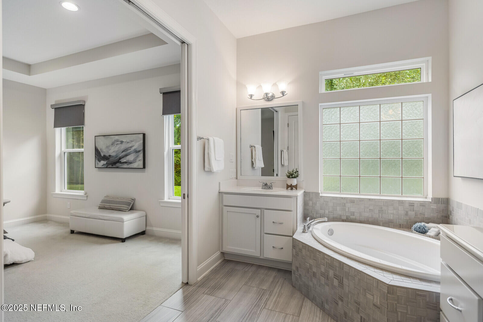 425 PORTSMOUTH BAY Avenue