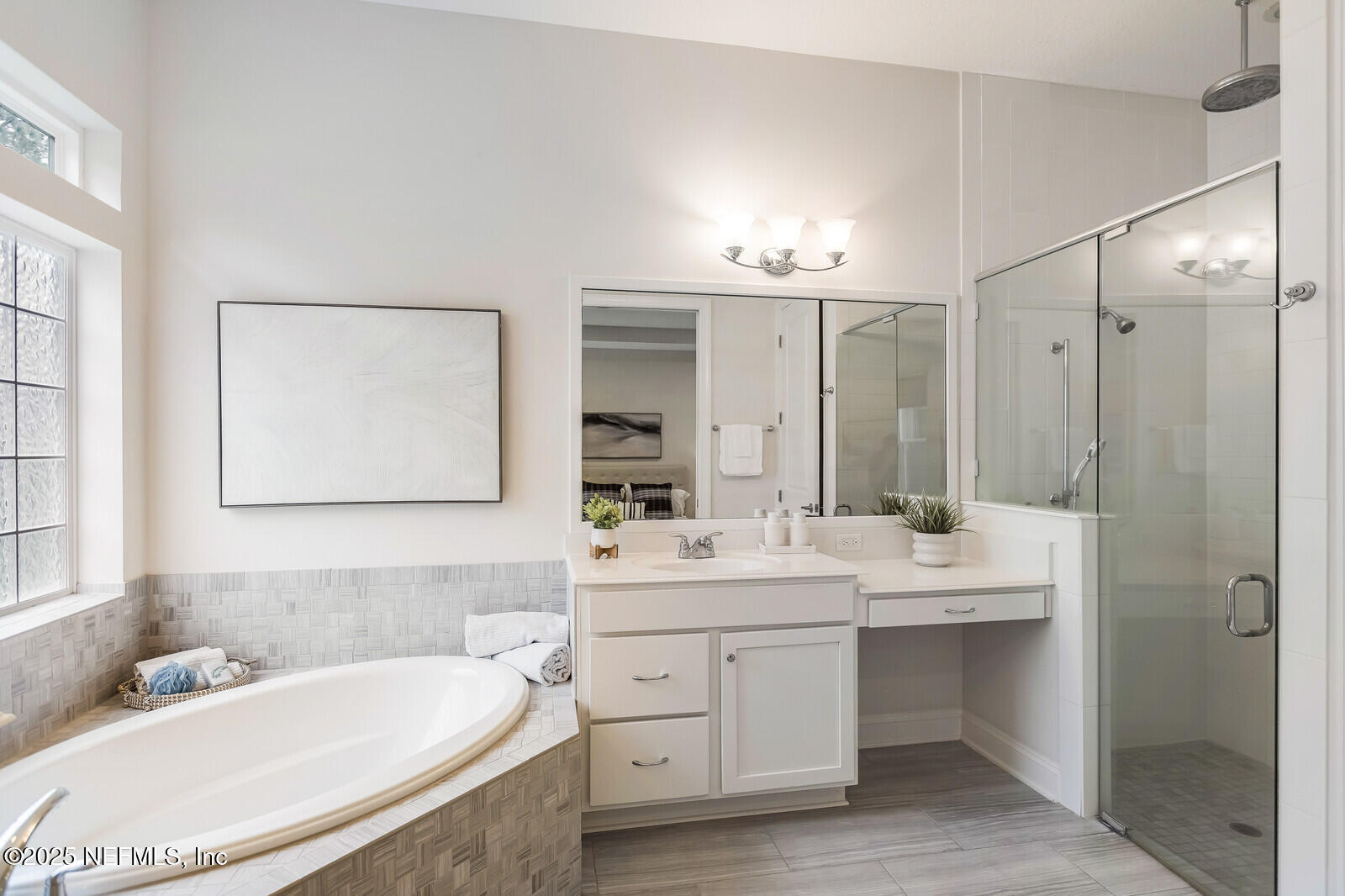 425 PORTSMOUTH BAY Avenue