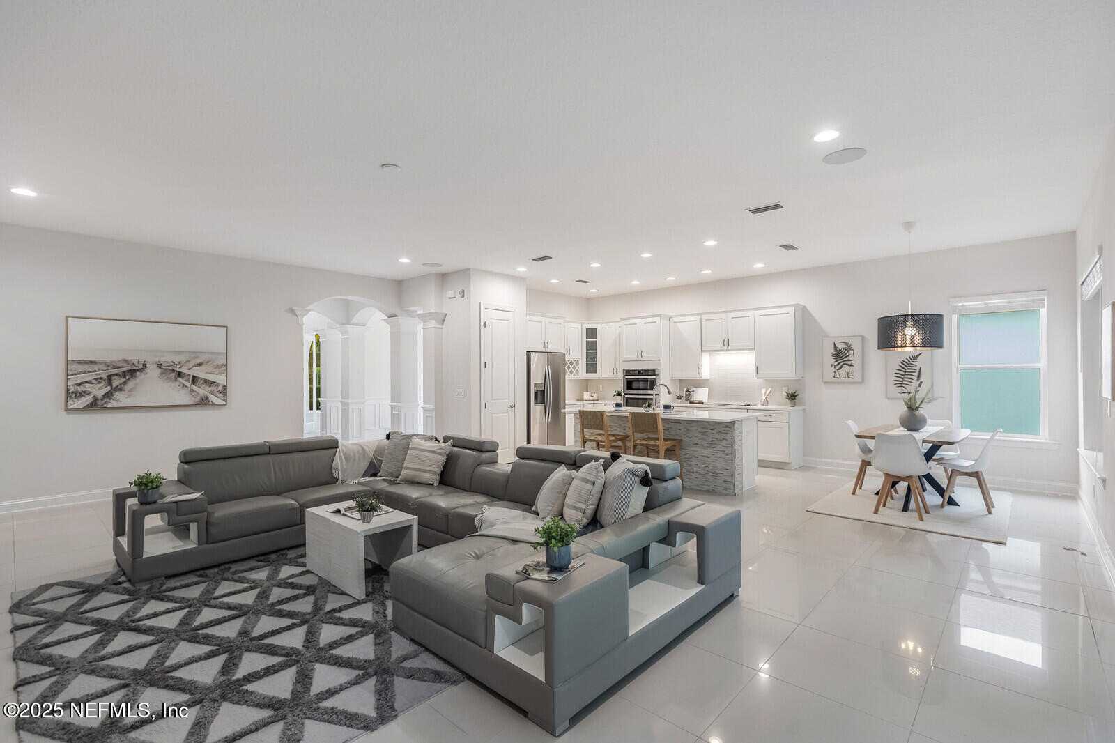 425 PORTSMOUTH BAY Avenue