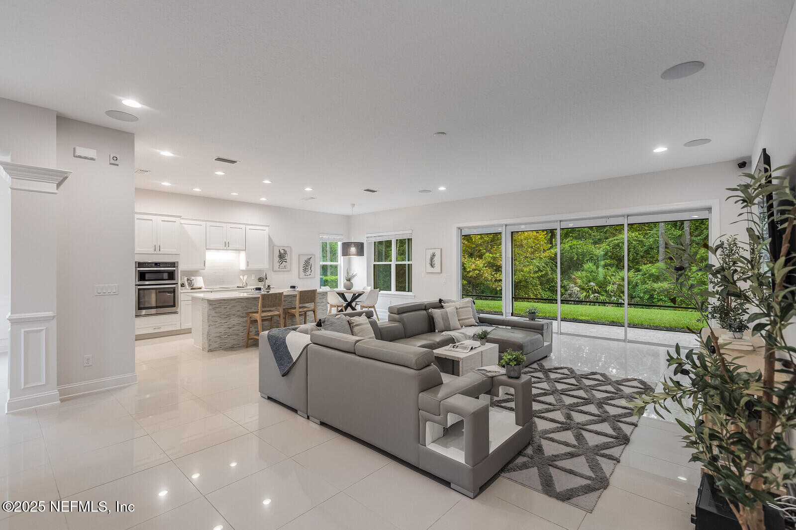 425 PORTSMOUTH BAY Avenue