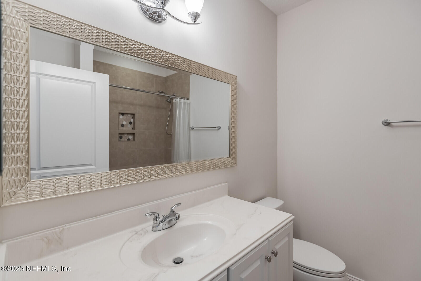 425 PORTSMOUTH BAY Avenue