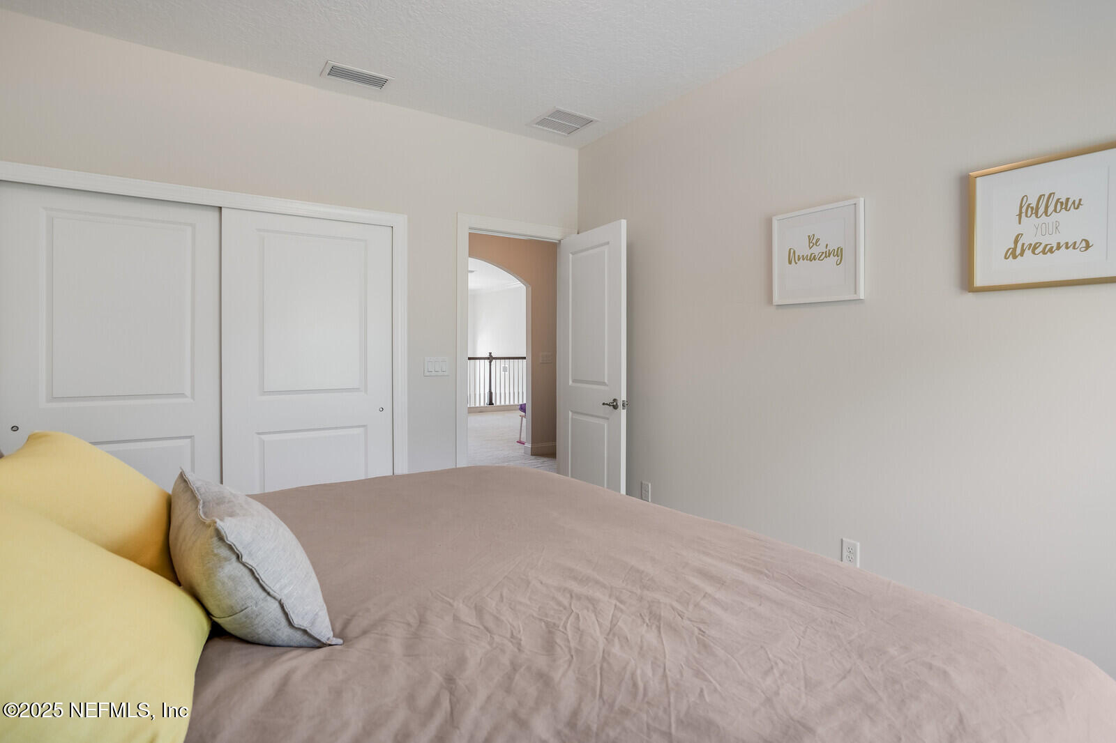 425 PORTSMOUTH BAY Avenue