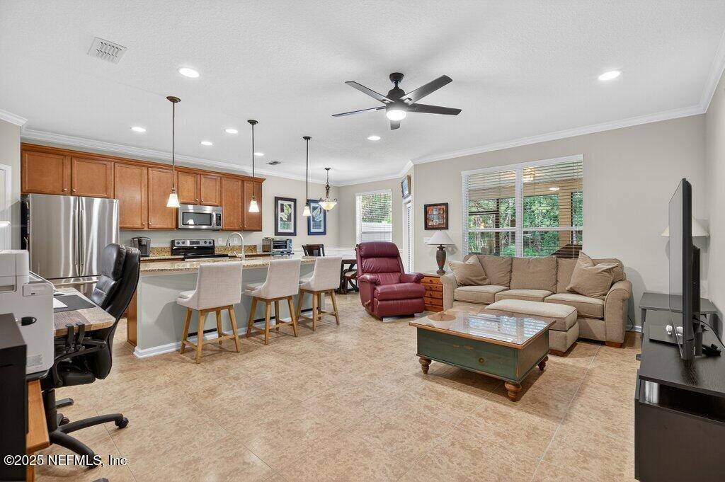 488 WALNUT Drive, St. Johns