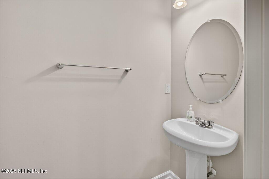 488 WALNUT Drive, St. Johns