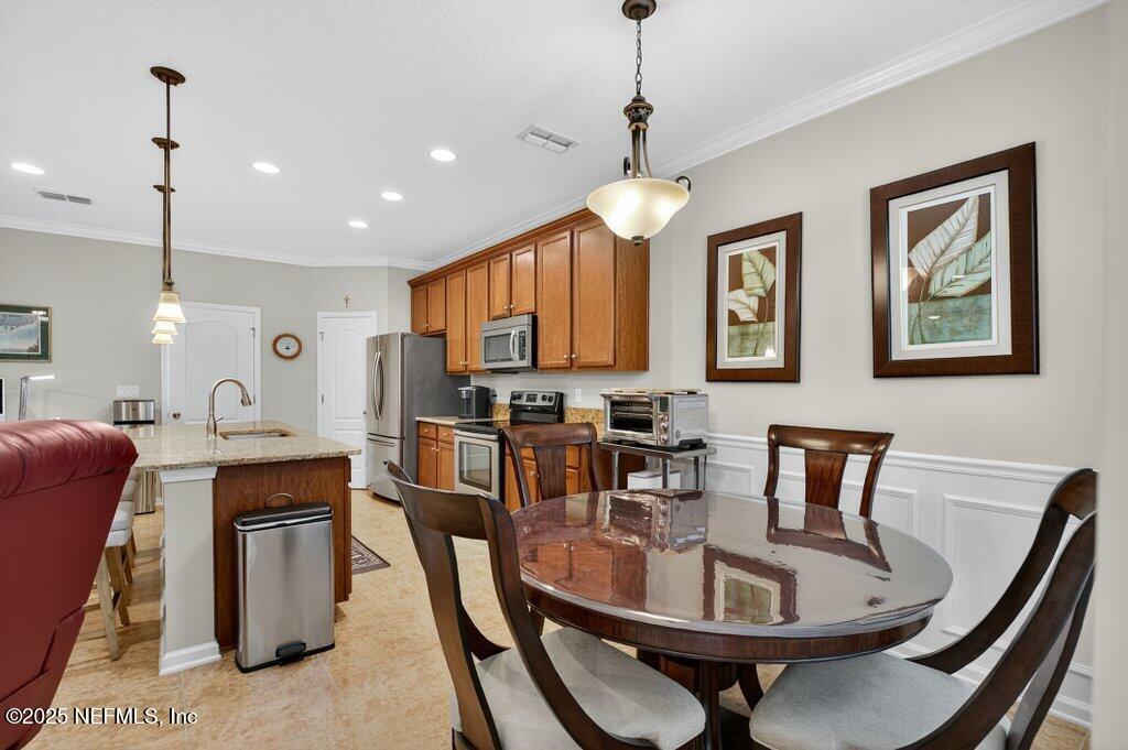 488 WALNUT Drive, St. Johns