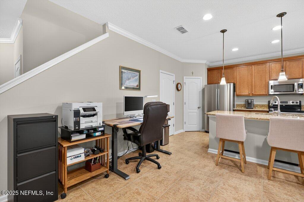 488 WALNUT Drive, St. Johns