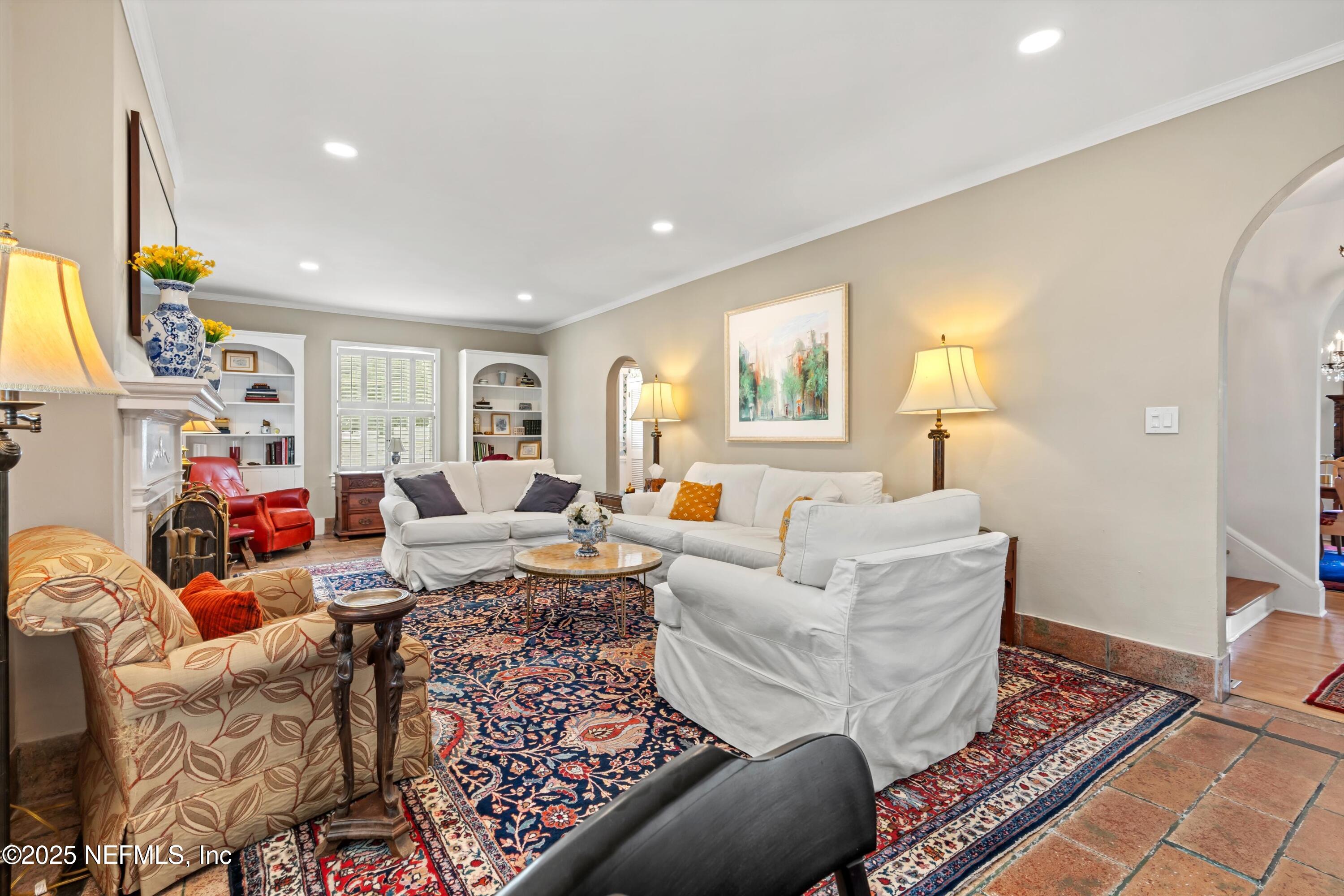 1130 RIVER OAKS Road