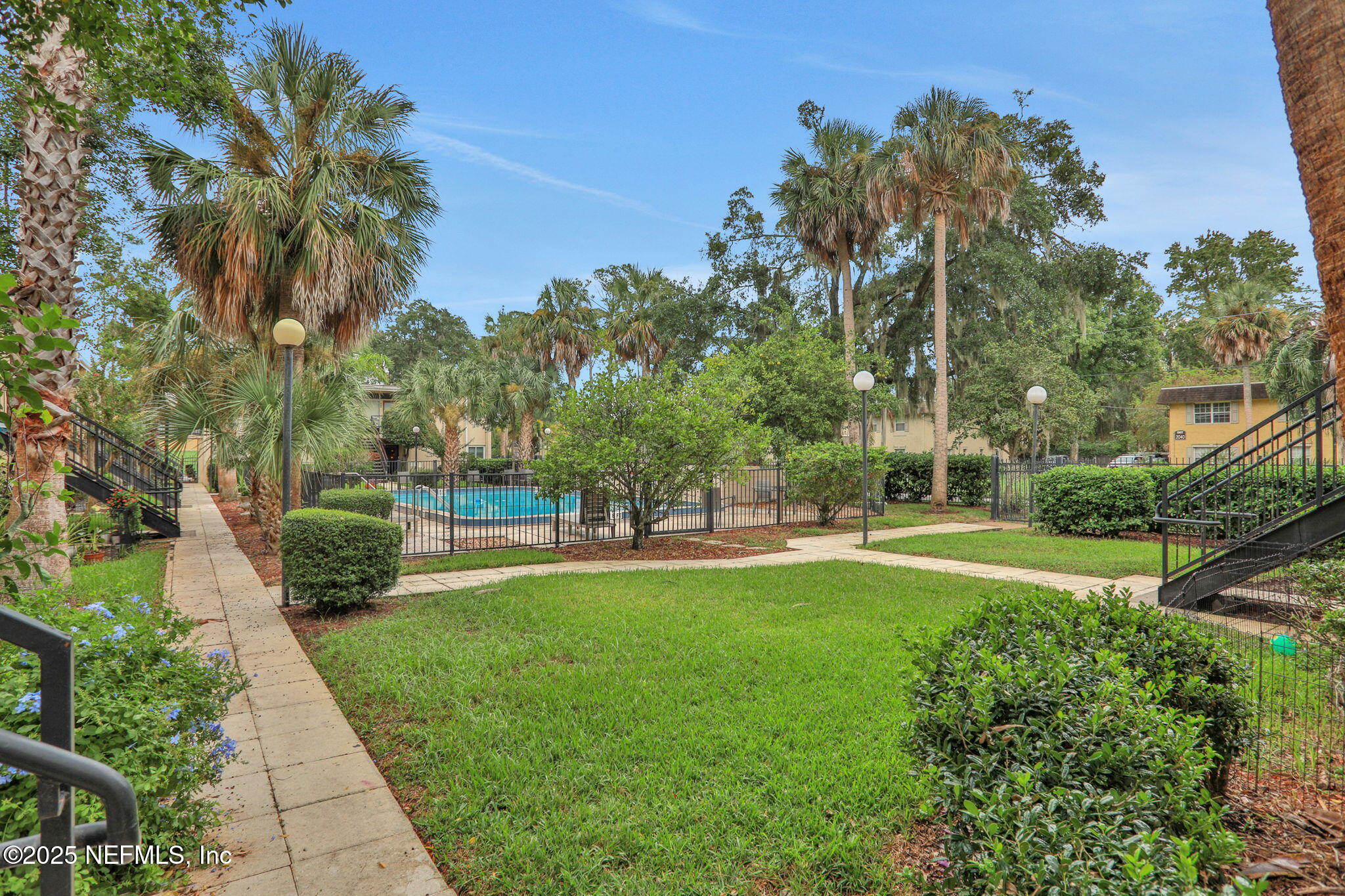 2043 DUNSFORD Terrace 17