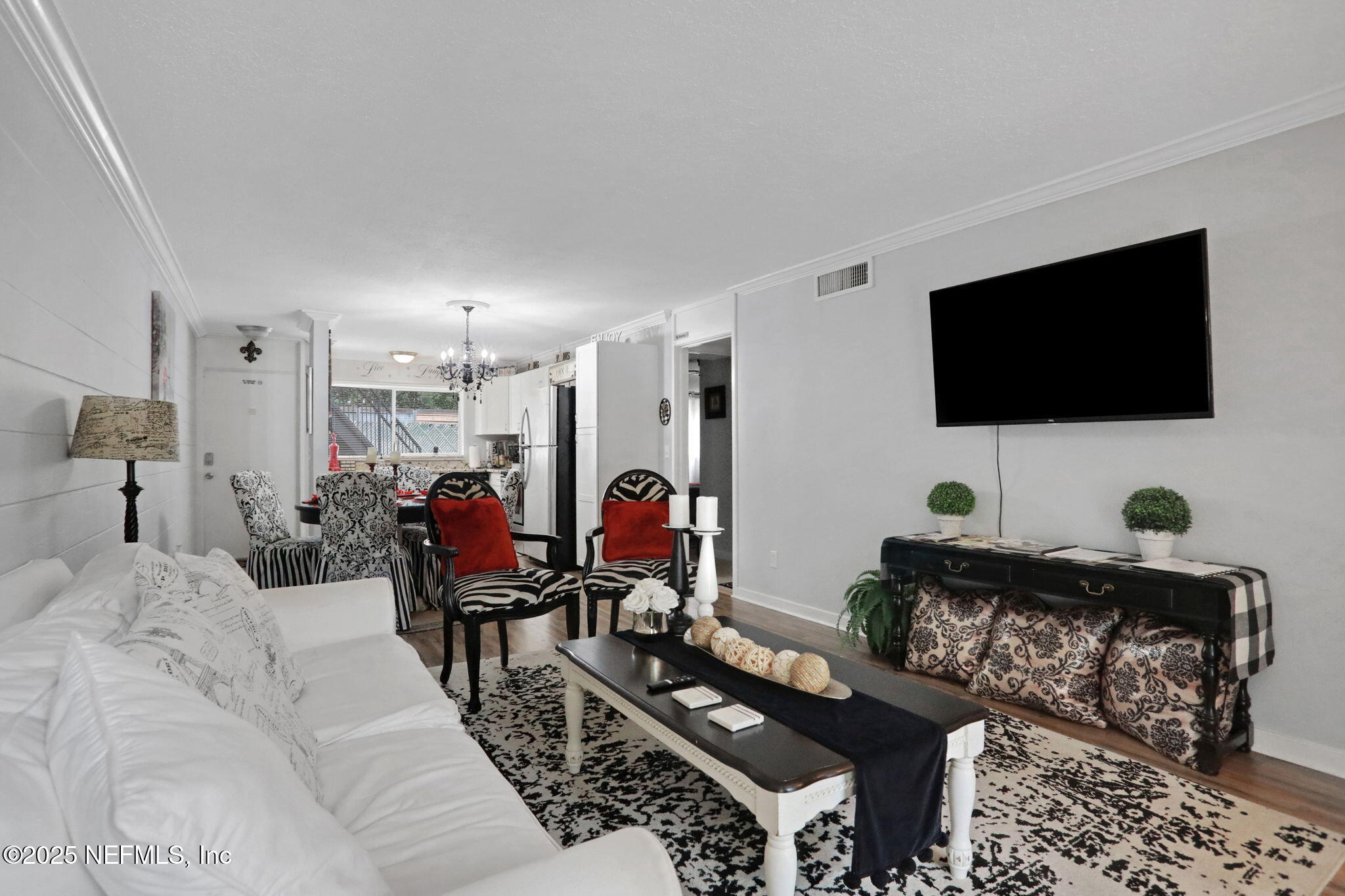 2043 DUNSFORD Terrace 17