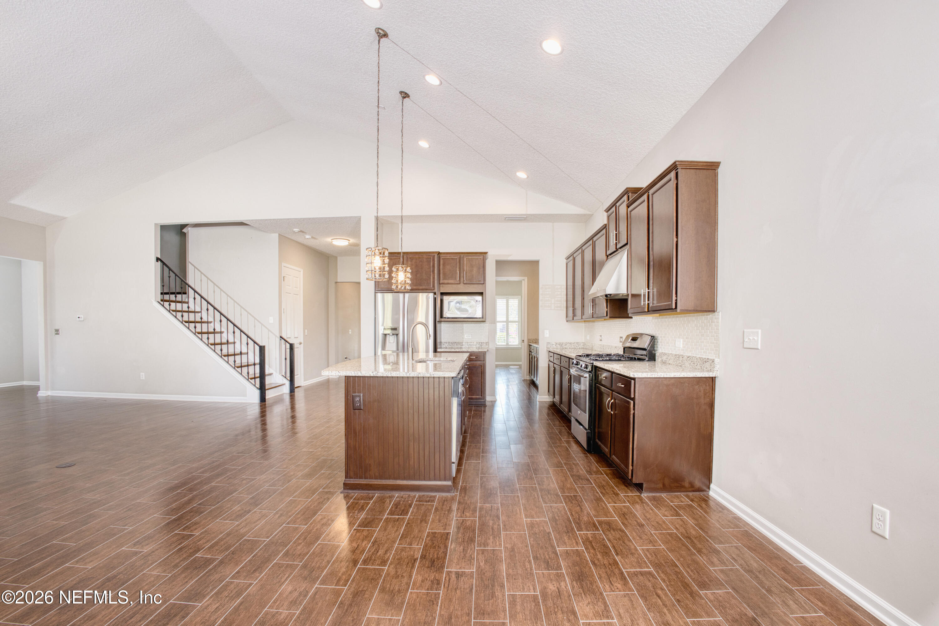 3800 CROSSVIEW Drive