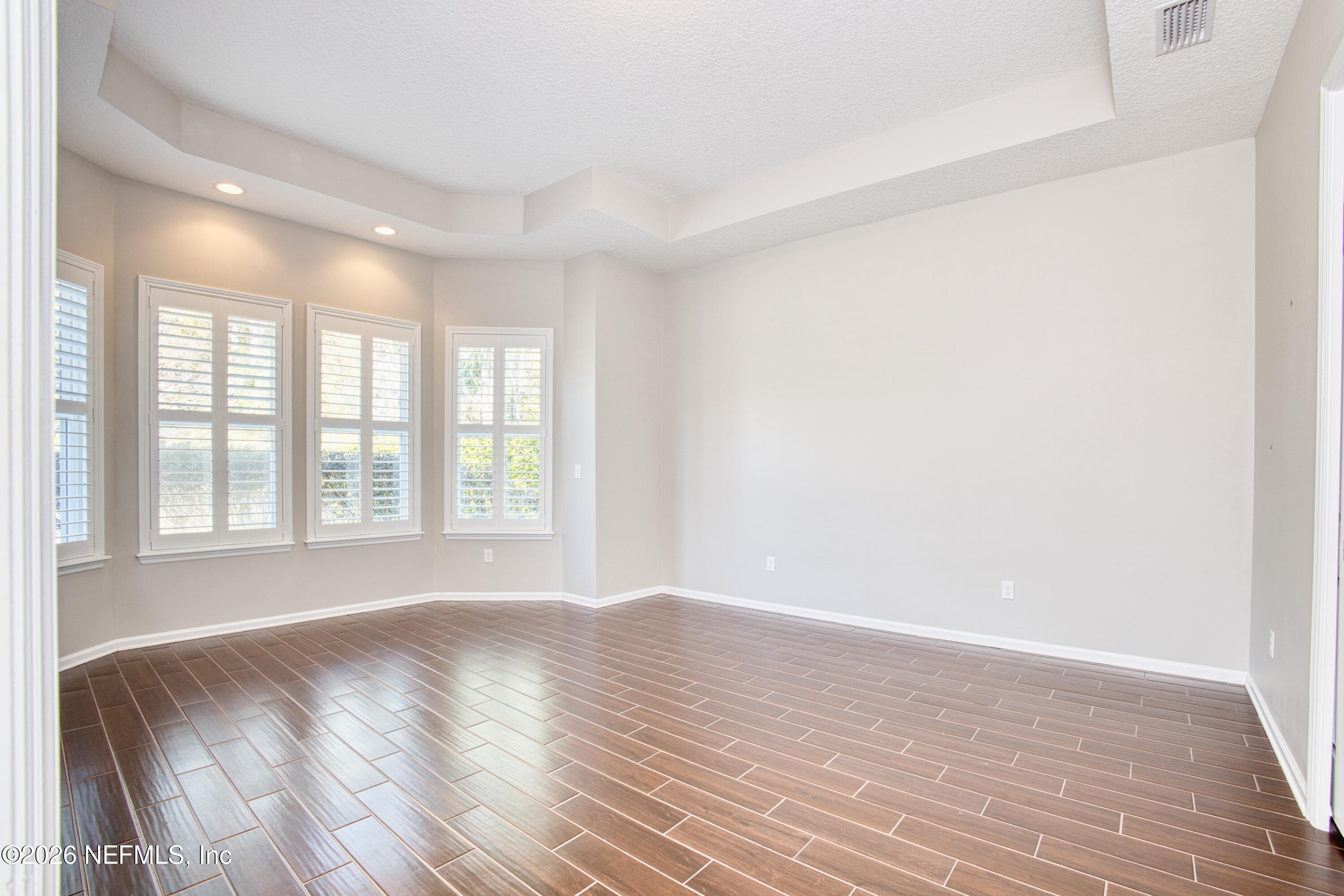 3800 CROSSVIEW Drive