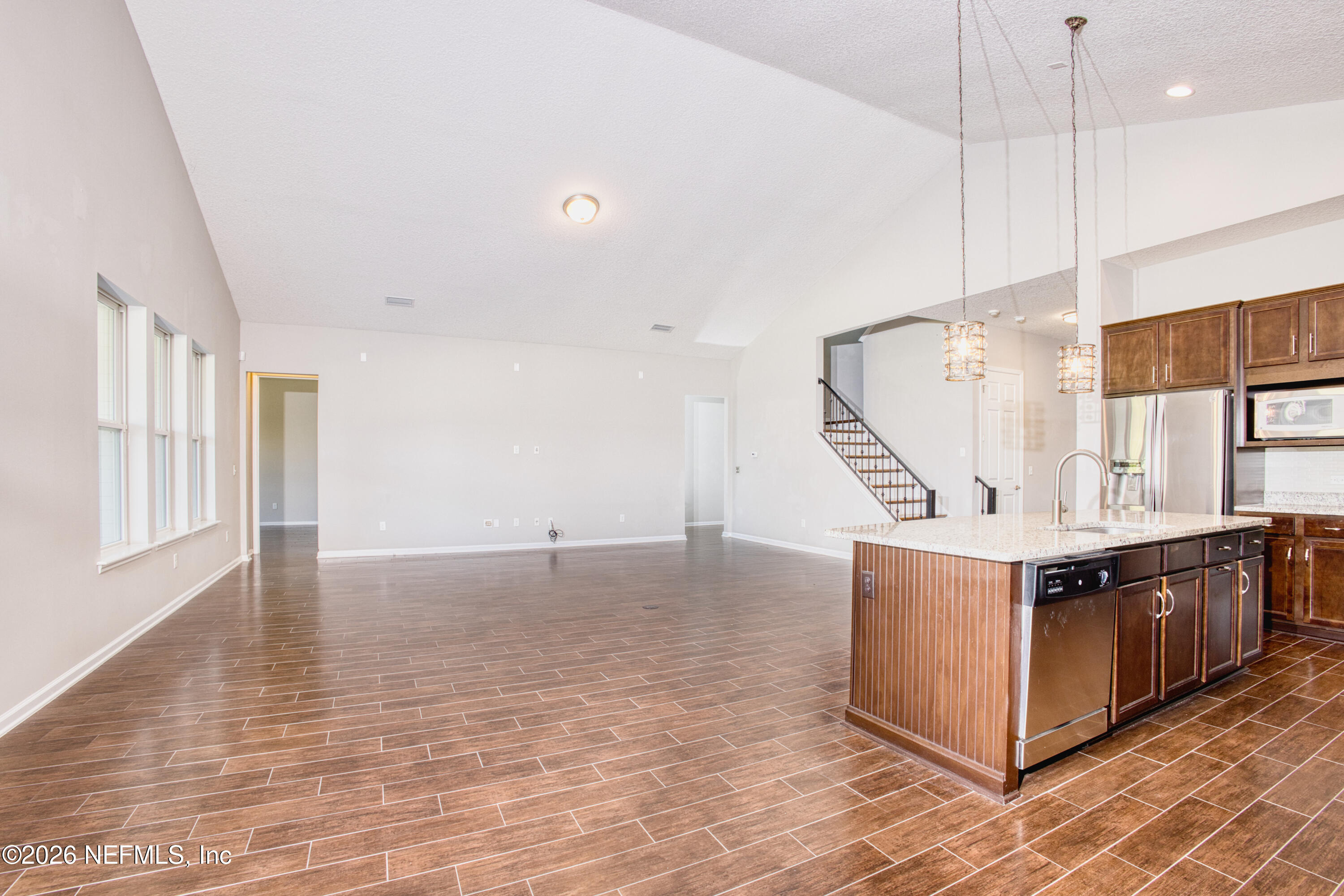 3800 CROSSVIEW Drive